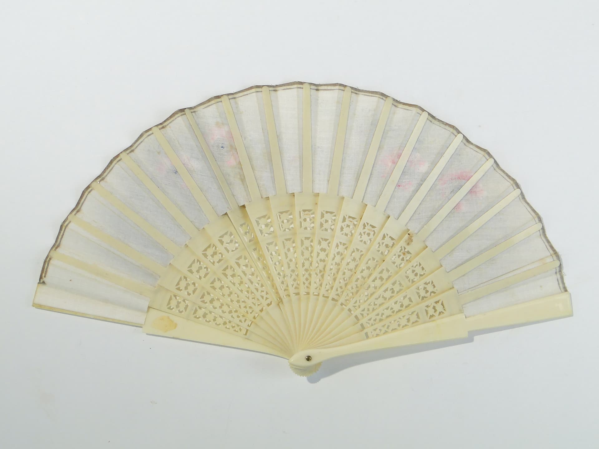 Fan, beige, celluloid canvas, Western Europe, early 20th century - 381796