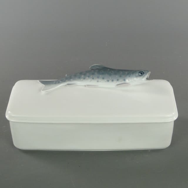 Kitchen container with trout, white porcelain, Rosenthal, Germany, early 20th century - DIMENSION