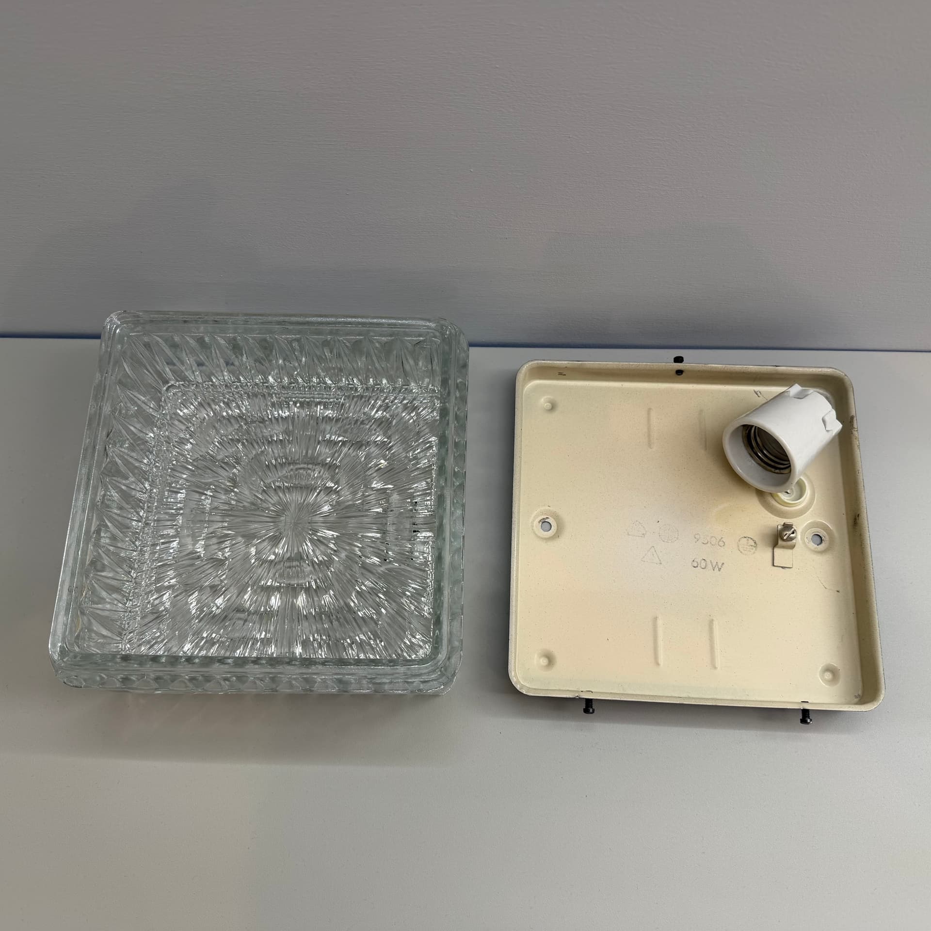 Plafon lub kinkiet, szkło przezroczyste, metal czarny, Niemcy, lata 70. - 382070