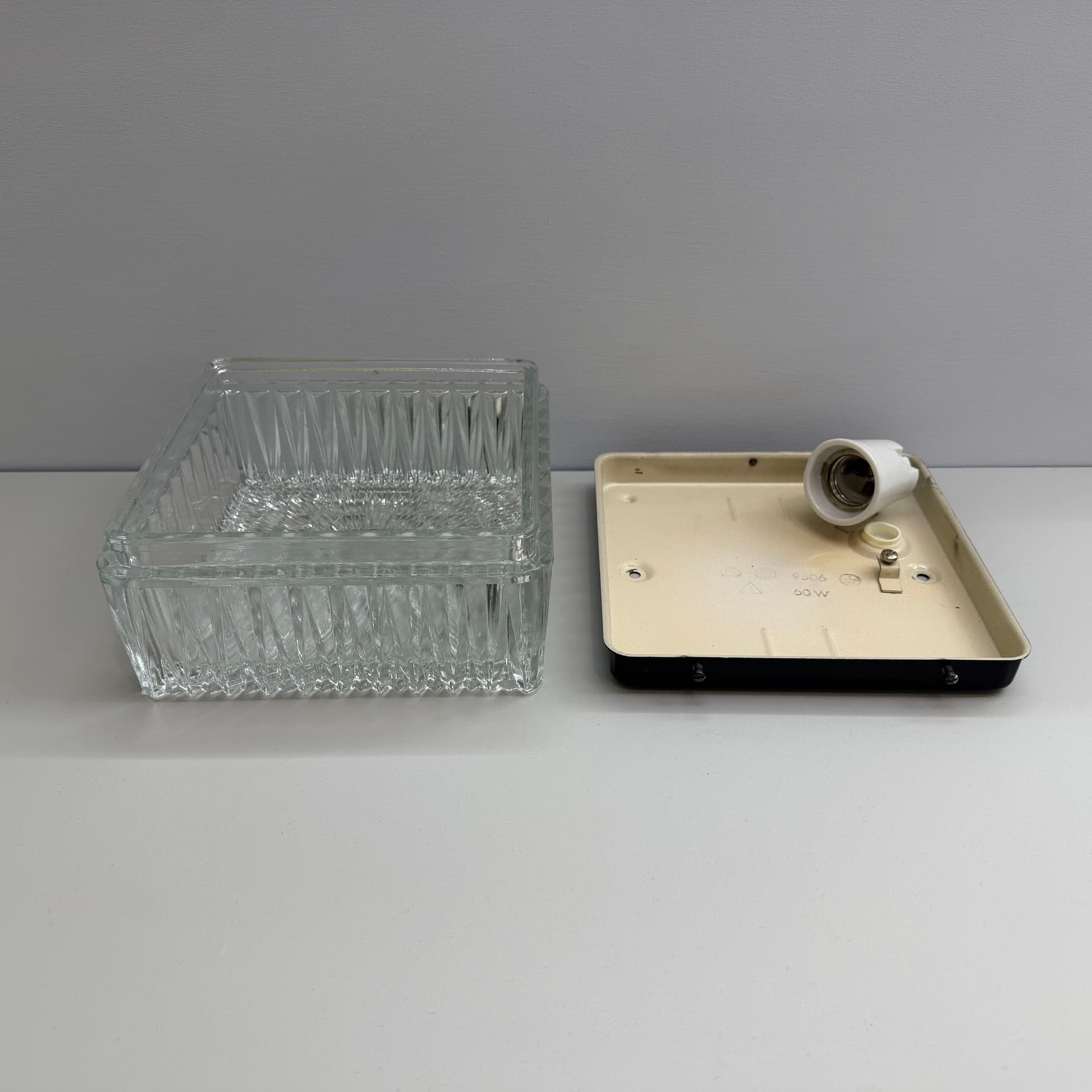 Plafon lub kinkiet, szkło przezroczyste, metal czarny, Niemcy, lata 70. - 382069