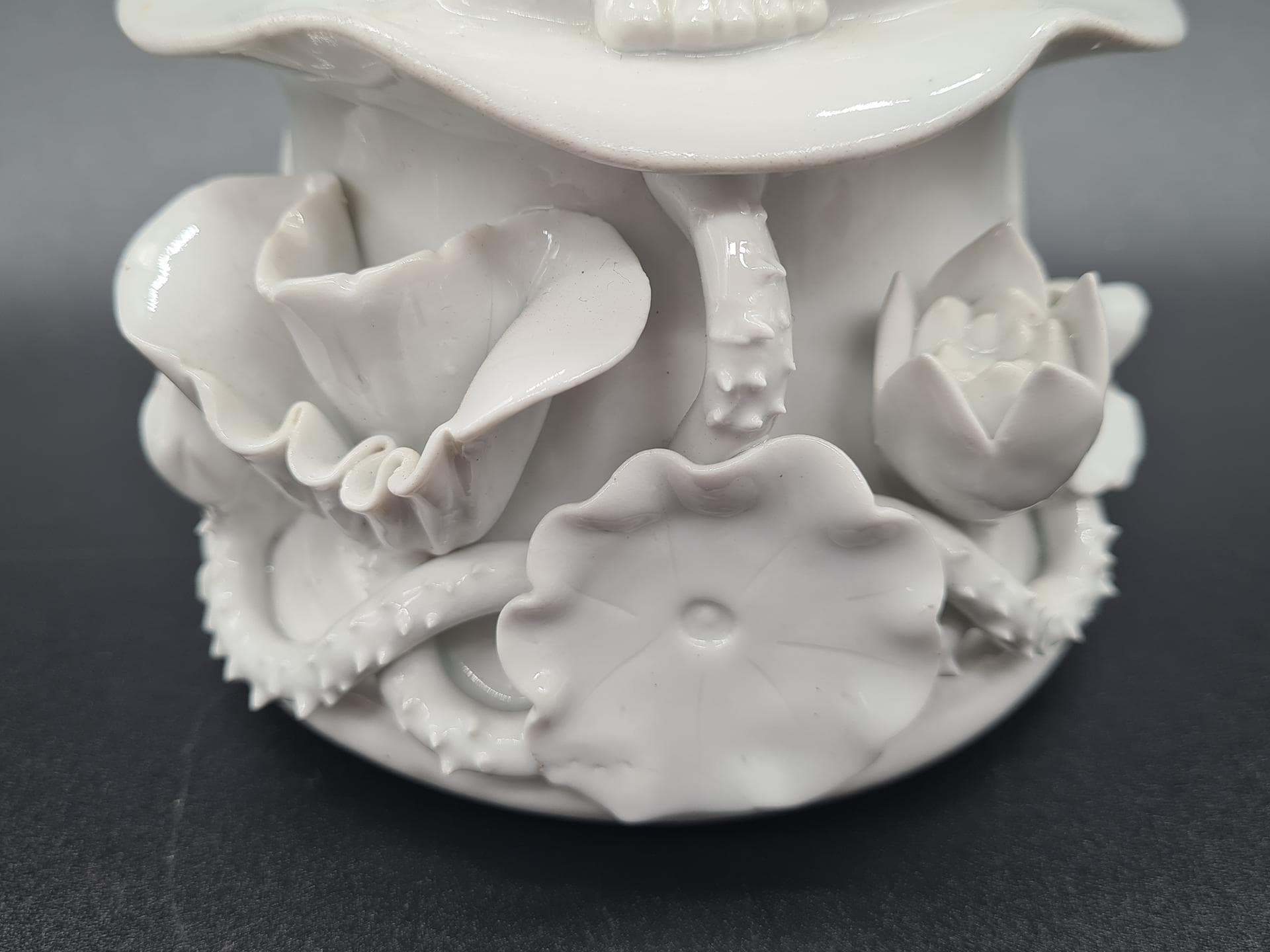Figurka Guanyin, biały, porcelana, Chiny, lata 70. - 382093