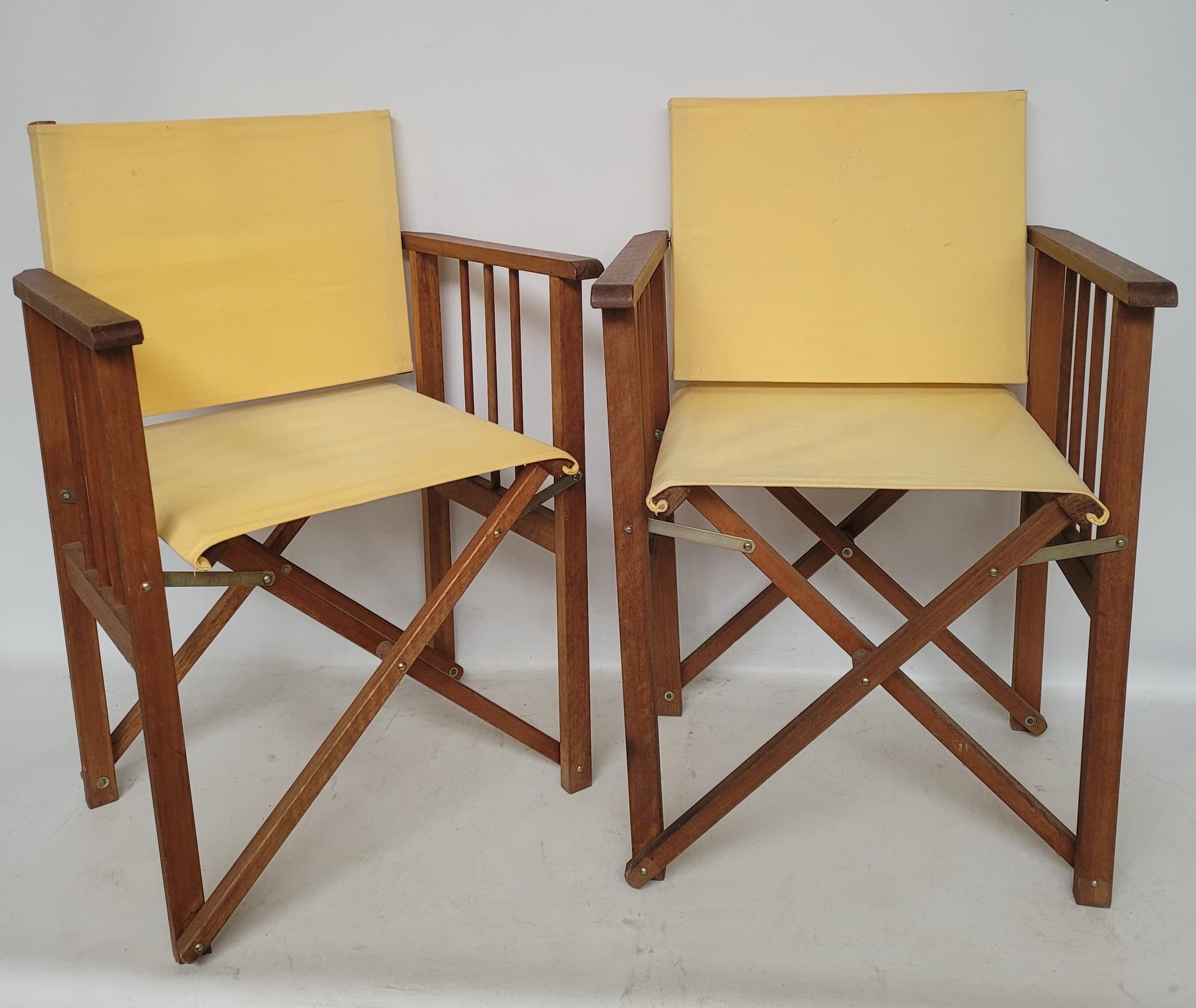 Folding director's chair, yellow fabric, brown wood, 1980s - 385079