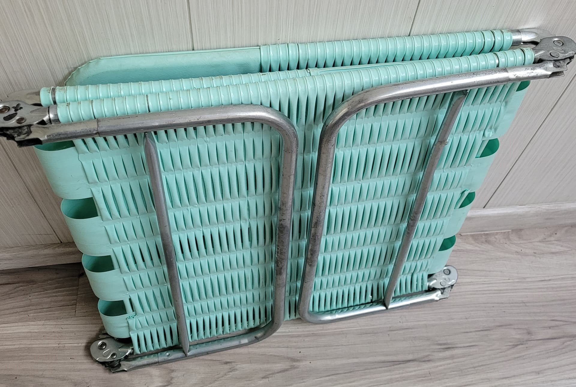 Leżak Spaghetti, mięta, metal, lata 70. - 385173