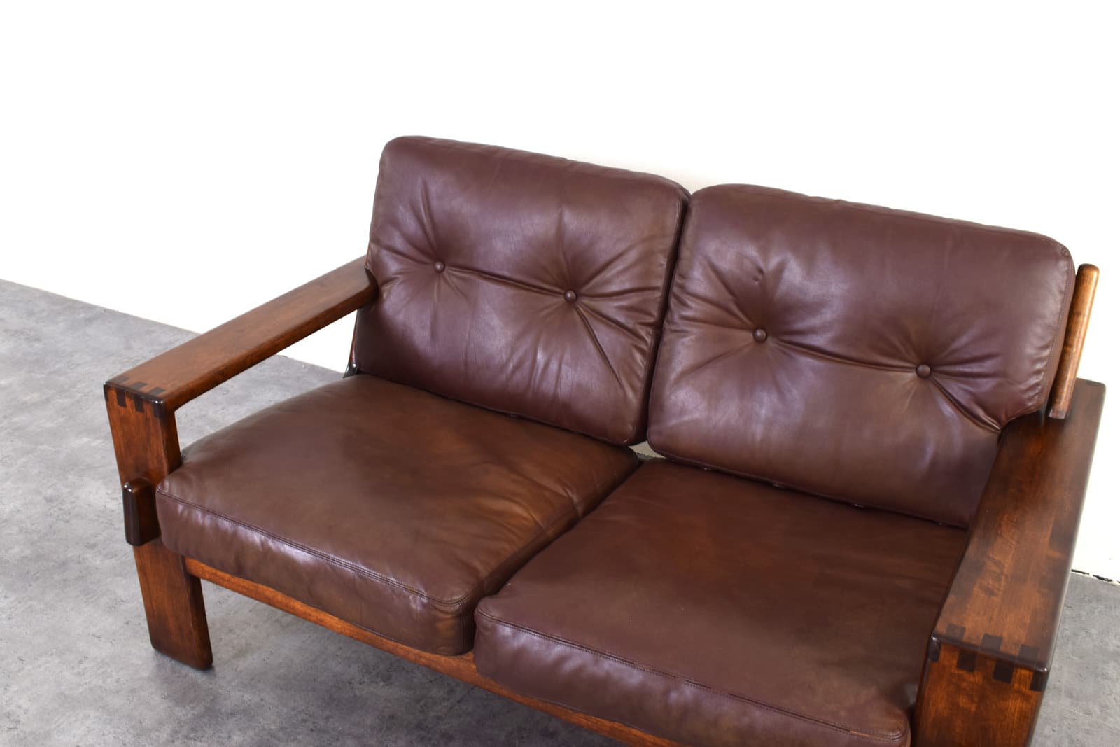 Sofa Bonanza, skóra ciemnobrązowa, dąb brązowy, proj. E. Pajamies, Asko, Finlandia, lata 60. - 385469