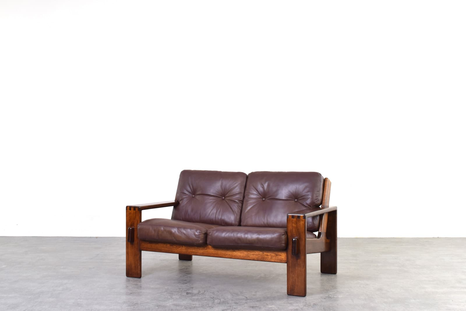 Sofa Bonanza, skóra ciemnobrązowa, dąb brązowy, proj. E. Pajamies, Asko, Finlandia, lata 60. - 385456