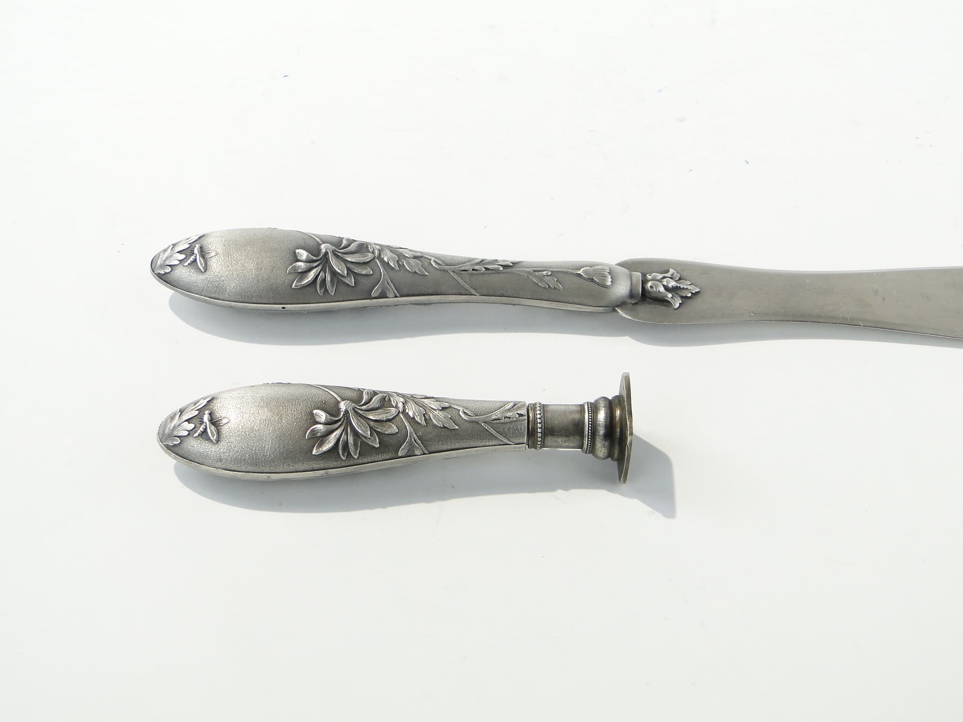 Nożyk do listów Art Nouveau, srebro matowe, stal nierdzewna, Francja, początek XX w. - 385710