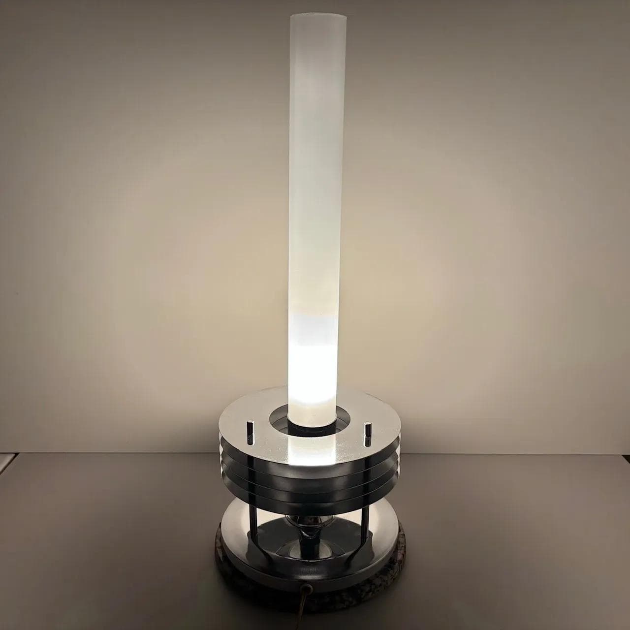 Lampa nocna Space Age, chromowana stal szara, opalowe szkło, kamień szary, Hillebrand, Niemcy, lata 70. - 28527