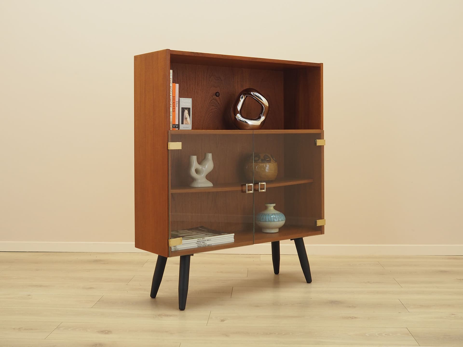 Display cabinet, brown teak, glass, Denmark, 1970s. - 387721