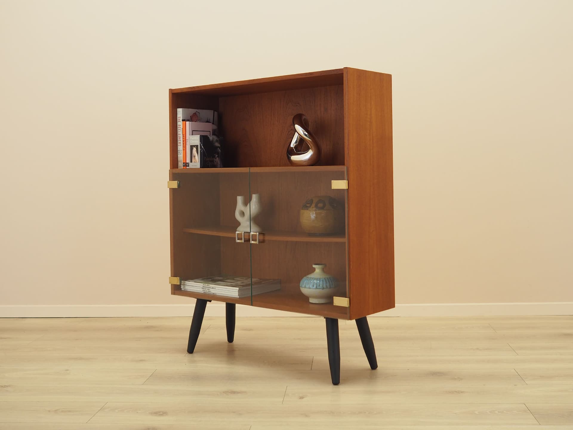 Display cabinet, brown teak, glass, Denmark, 1970s. - 387720