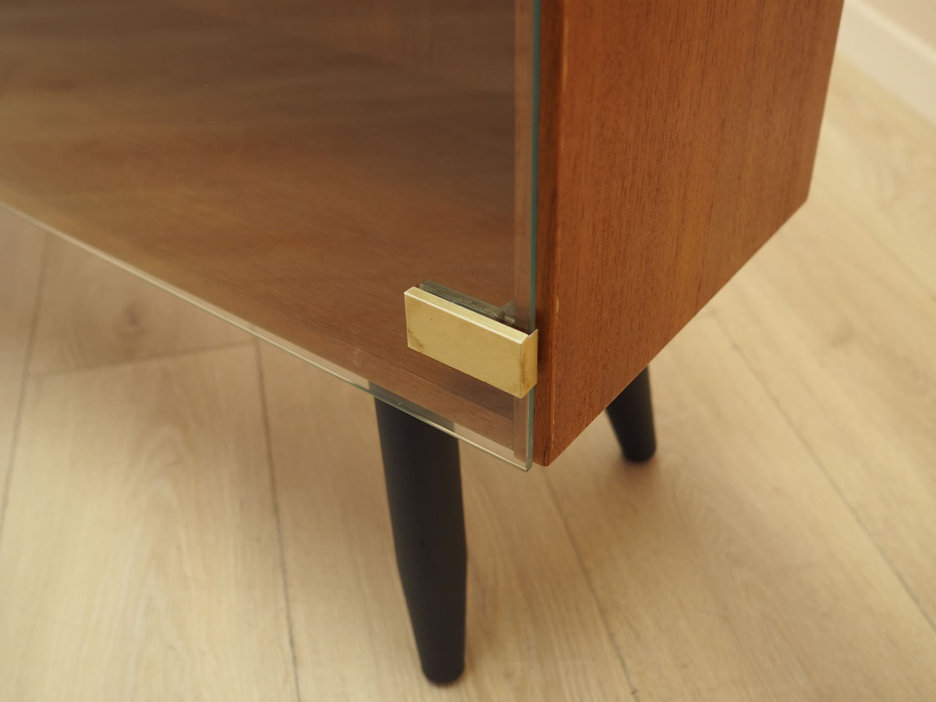 Display cabinet, brown teak, glass, Denmark, 1970s. - 387726