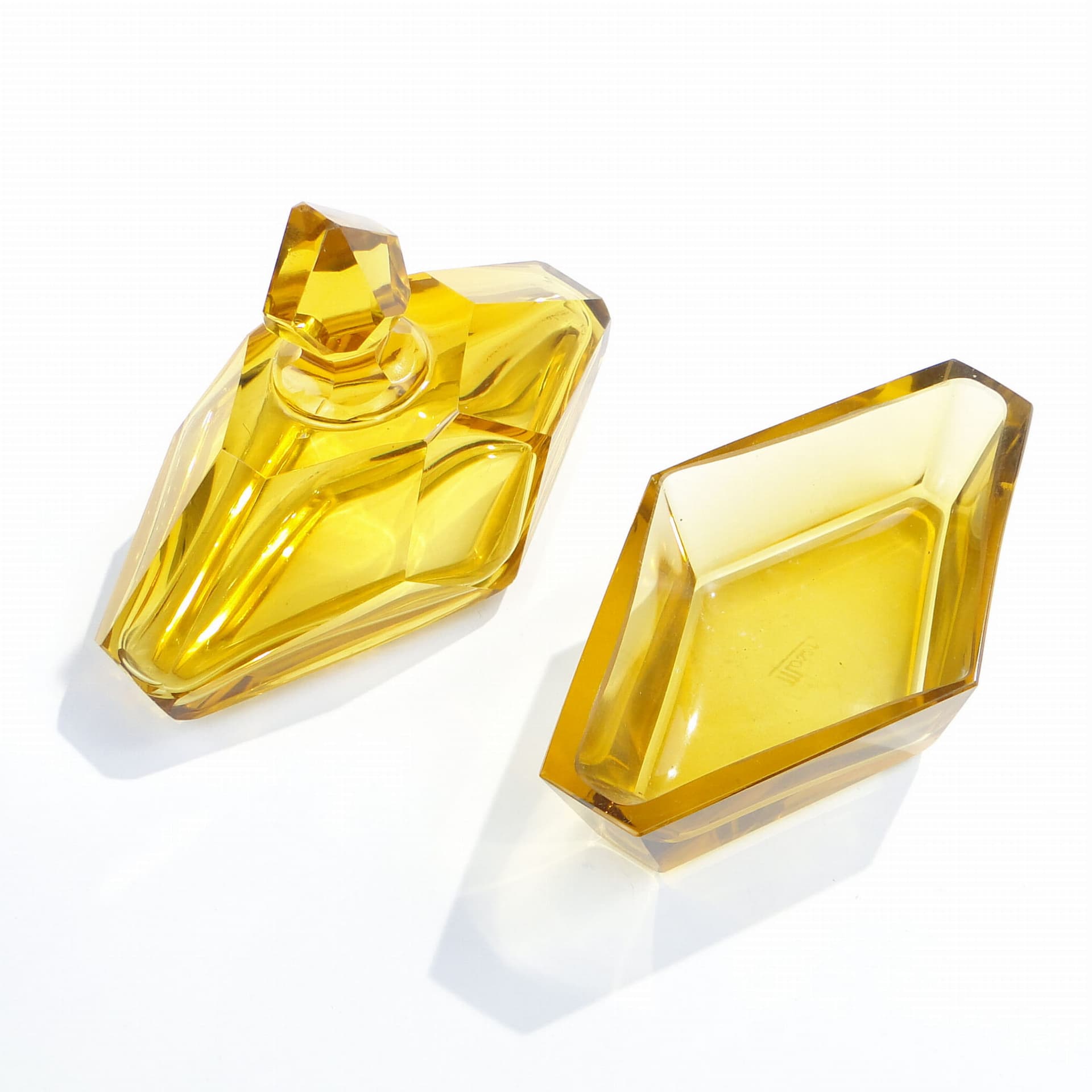 Bonbonniere Art Deco, yellow crystal, Moser, Czechoslovakia, 1930s. - 387825