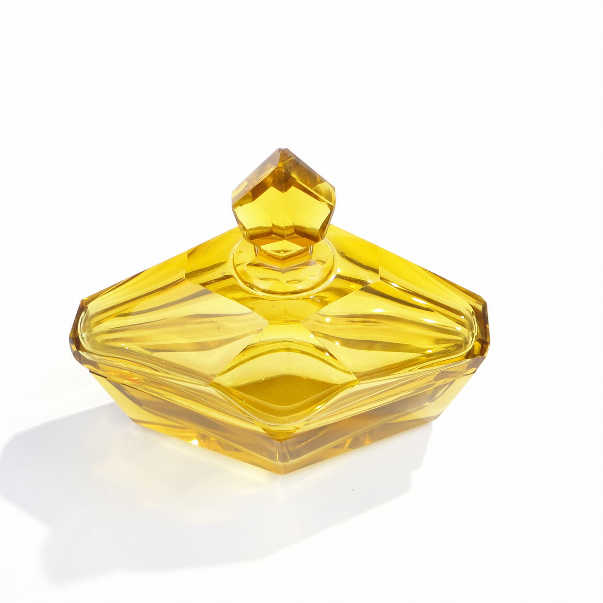 Bonbonniere Art Deco, yellow crystal, Moser, Czechoslovakia, 1930s. - 387820
