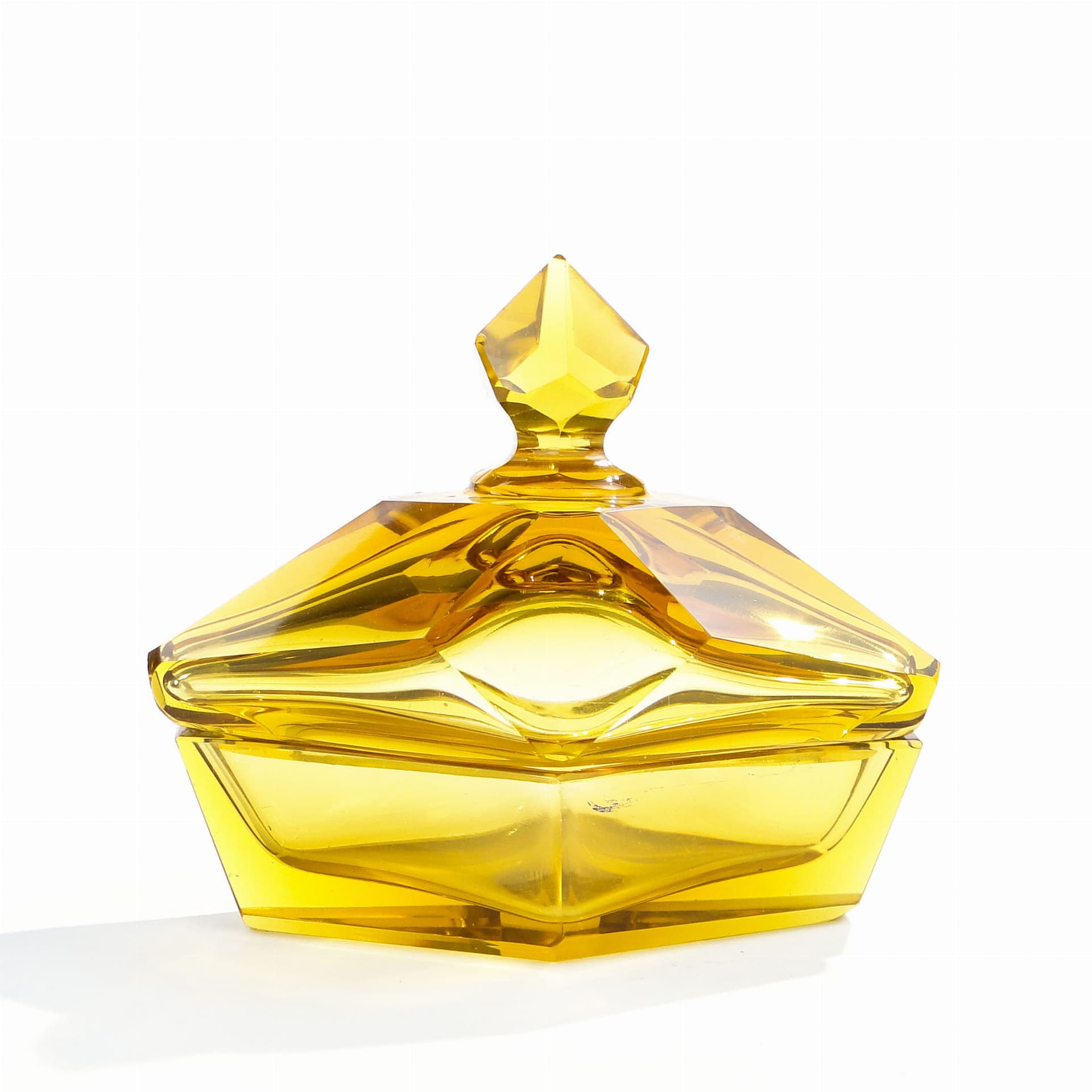 Bonbonniere Art Deco, yellow crystal, Moser, Czechoslovakia, 1930s. - 387819