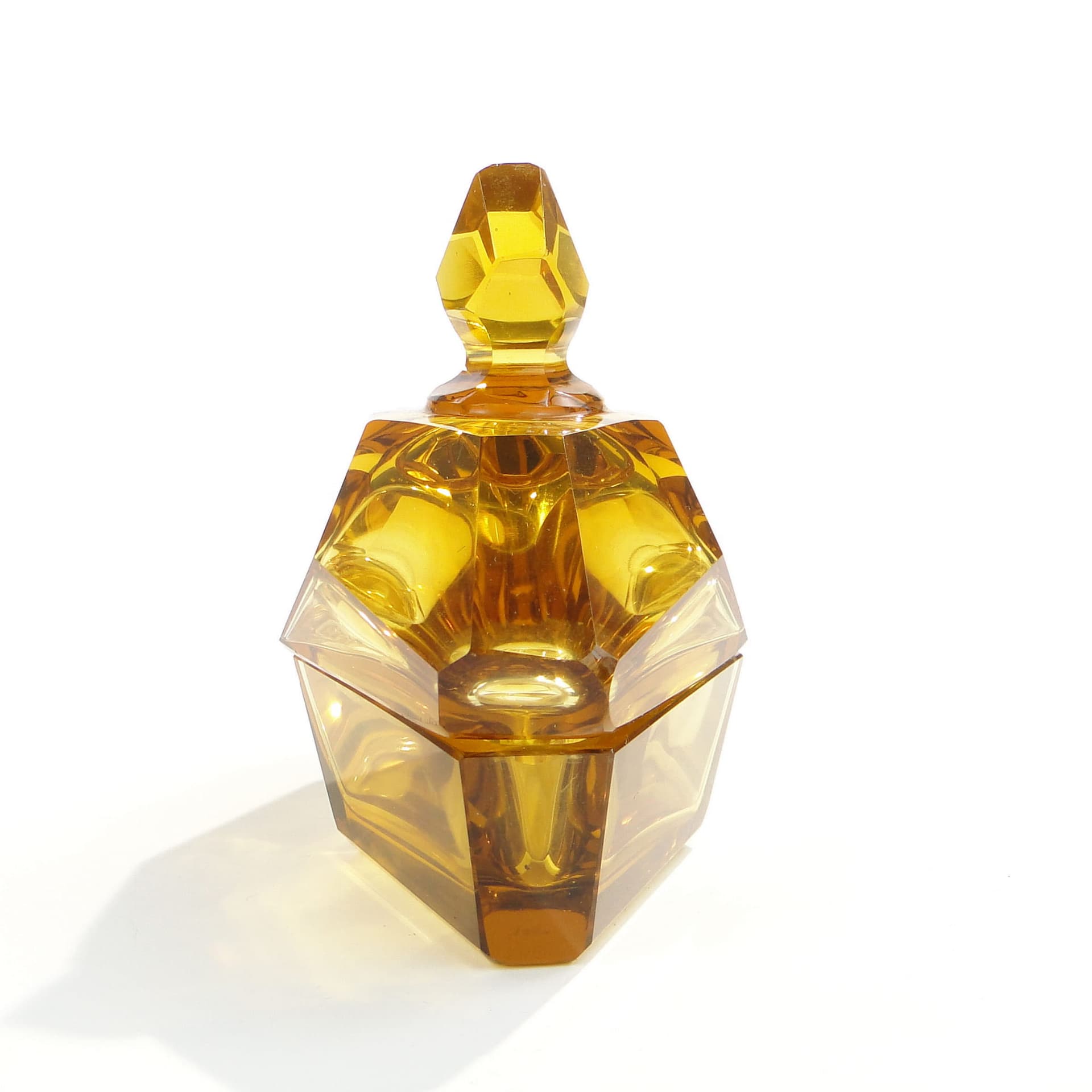 Bonbonniere Art Deco, yellow crystal, Moser, Czechoslovakia, 1930s. - 387824