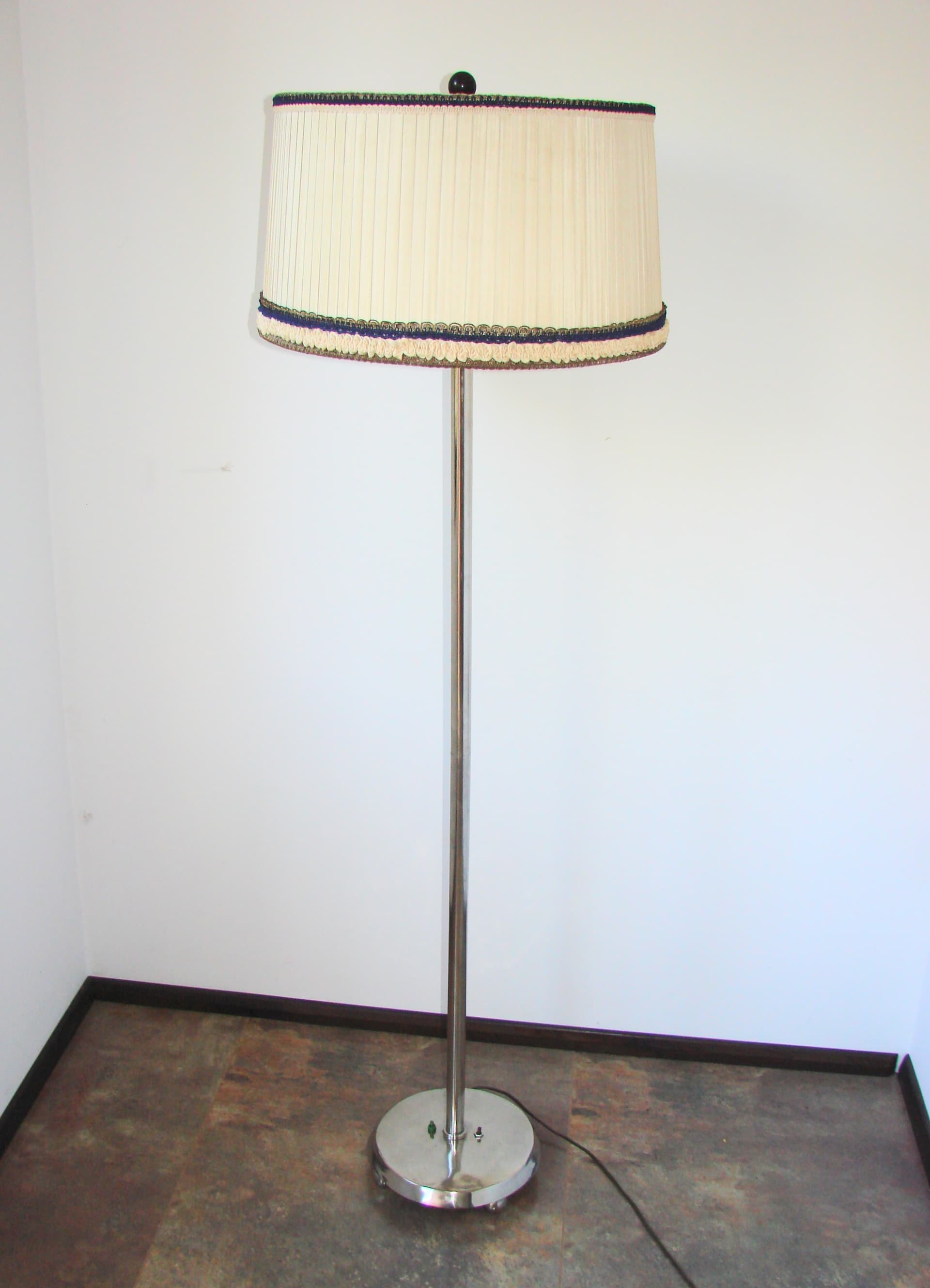 Lampa podłogowa Art Deco, niklowana stal, tkanina, lata 30. - 388048