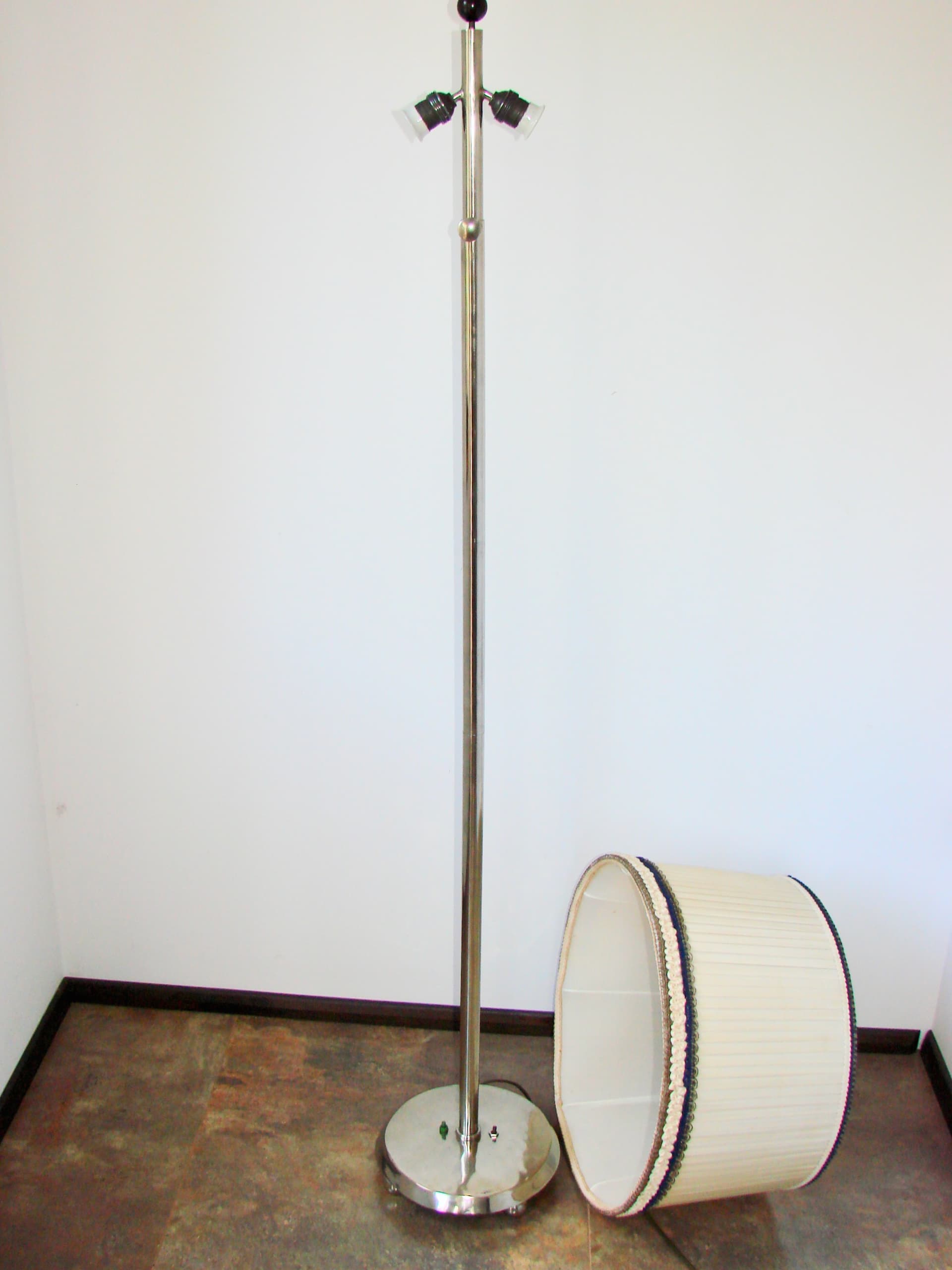 Lampa podłogowa Art Deco, niklowana stal, tkanina, lata 30. - 388057