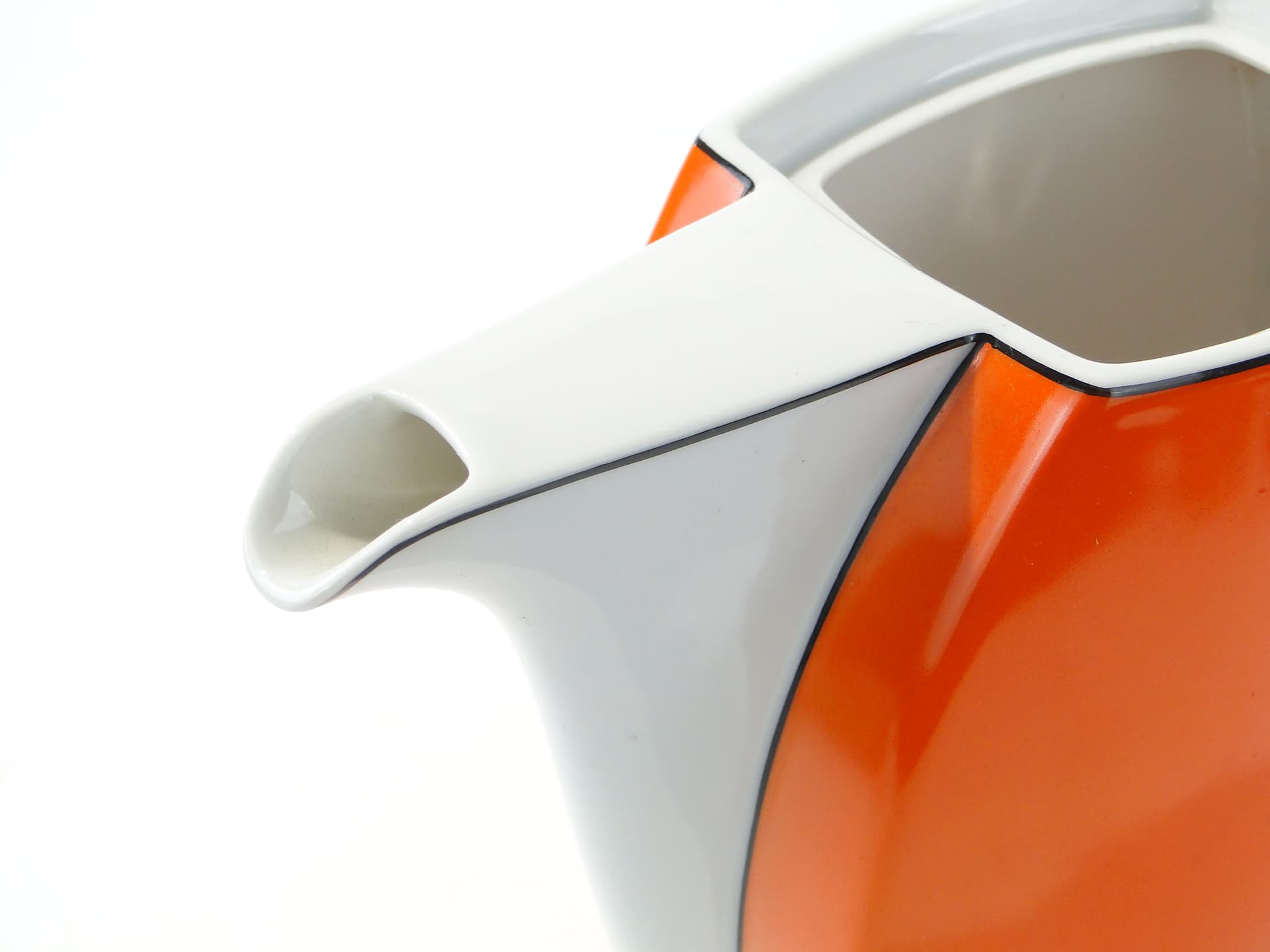 Coffee pot Płaski, orange white black, porcelain, by B. Wendorf, Ćmielów, 1930s. - 388086