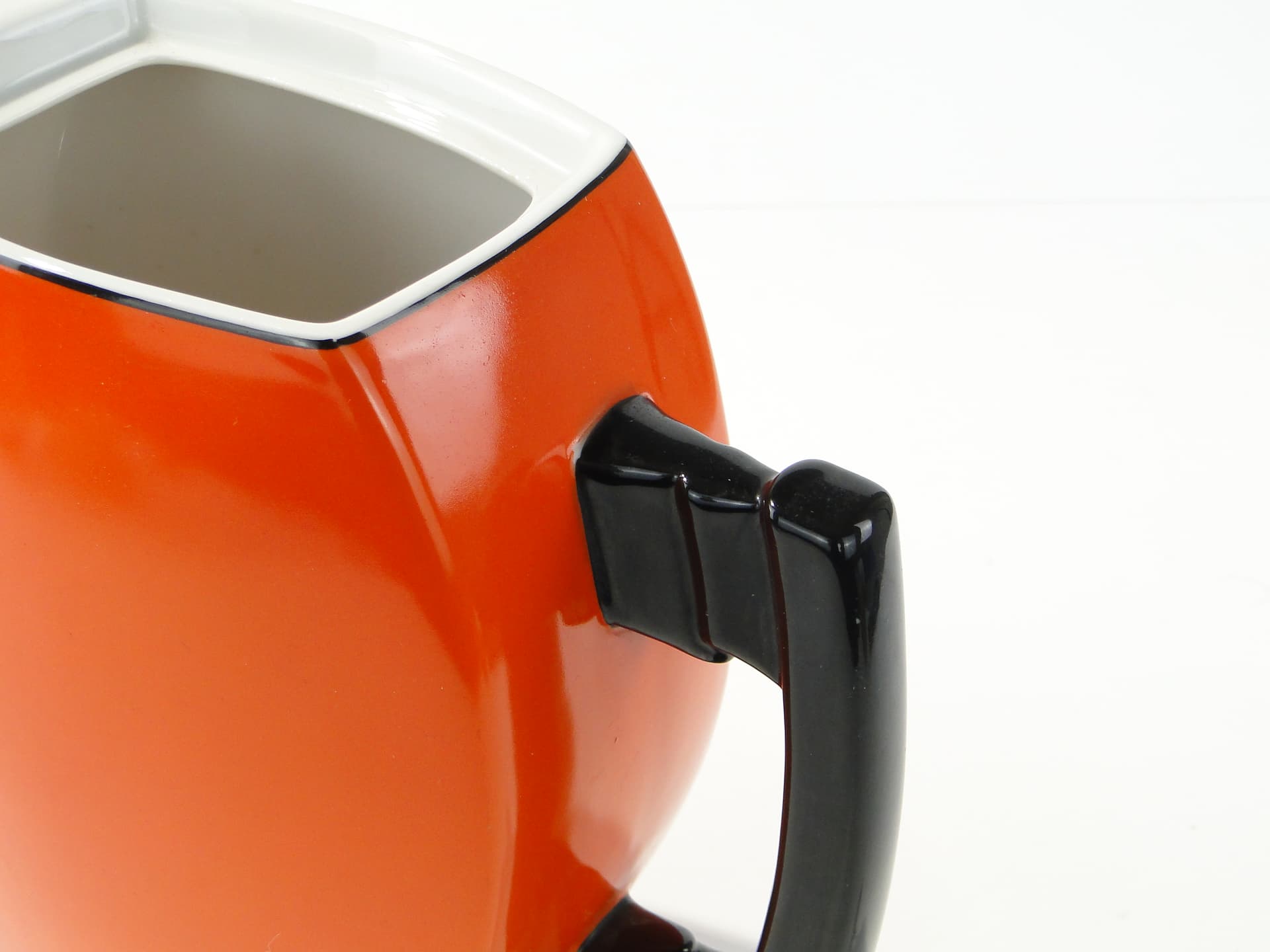 Coffee pot Płaski, orange white black, porcelain, by B. Wendorf, Ćmielów, 1930s. - 388087
