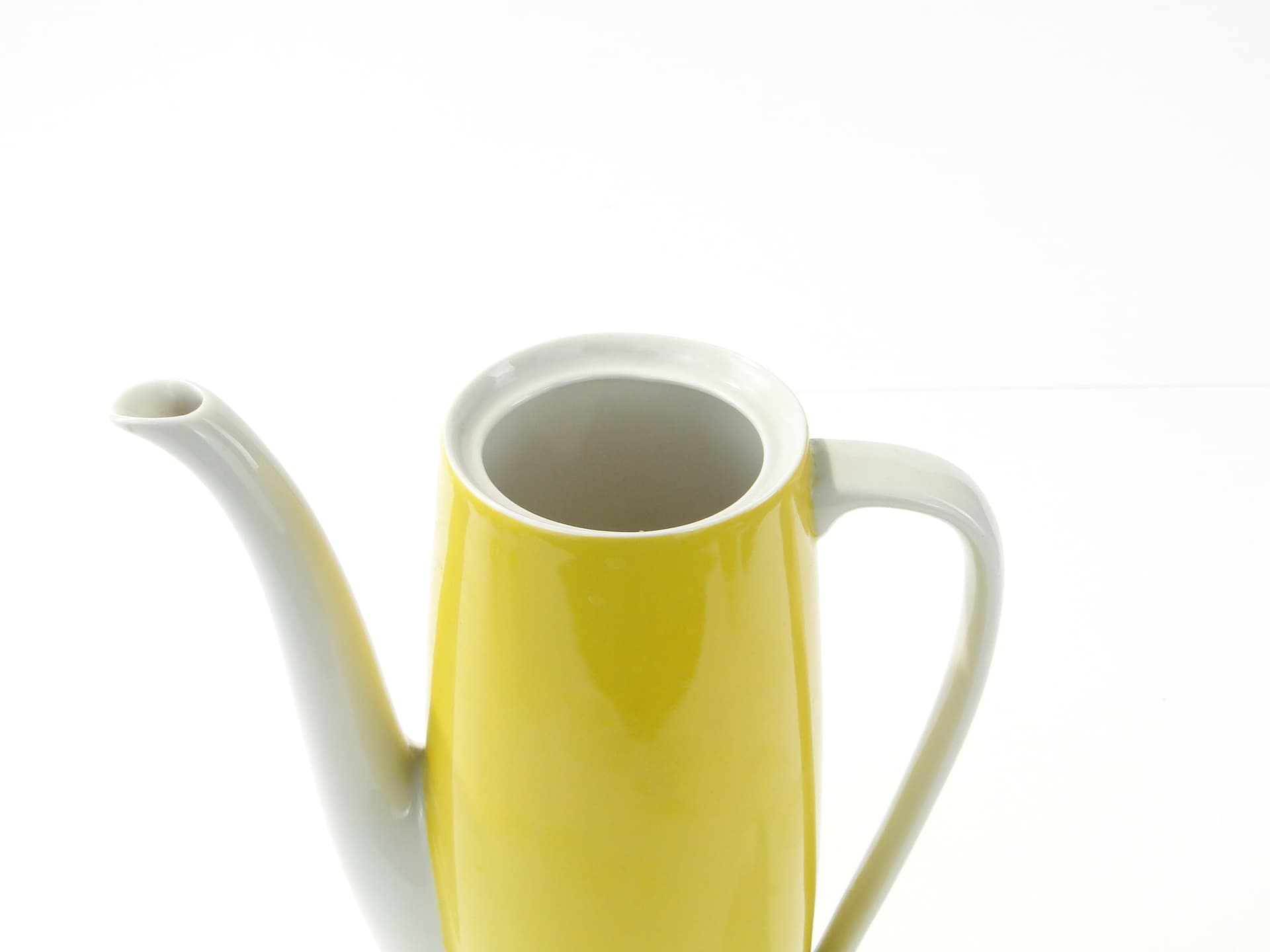 Coffee pot Goplana, yellow white porcelain, by W. Potacki, Ćmielów, Poland, 1950s. - 388185