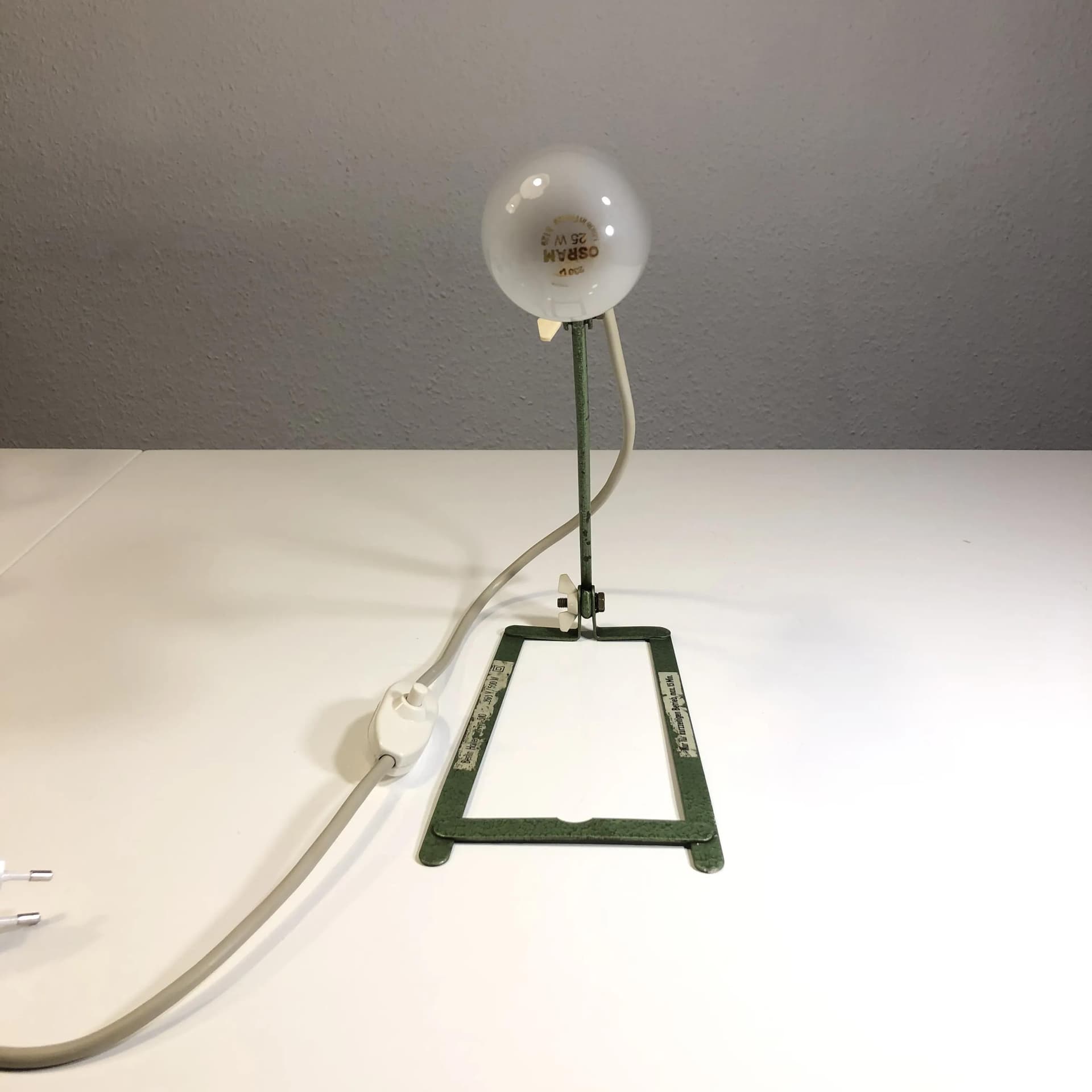 Lampa biurkowa, oliwkowy, metal bakelit, Niemcy, lata 60. - 28506