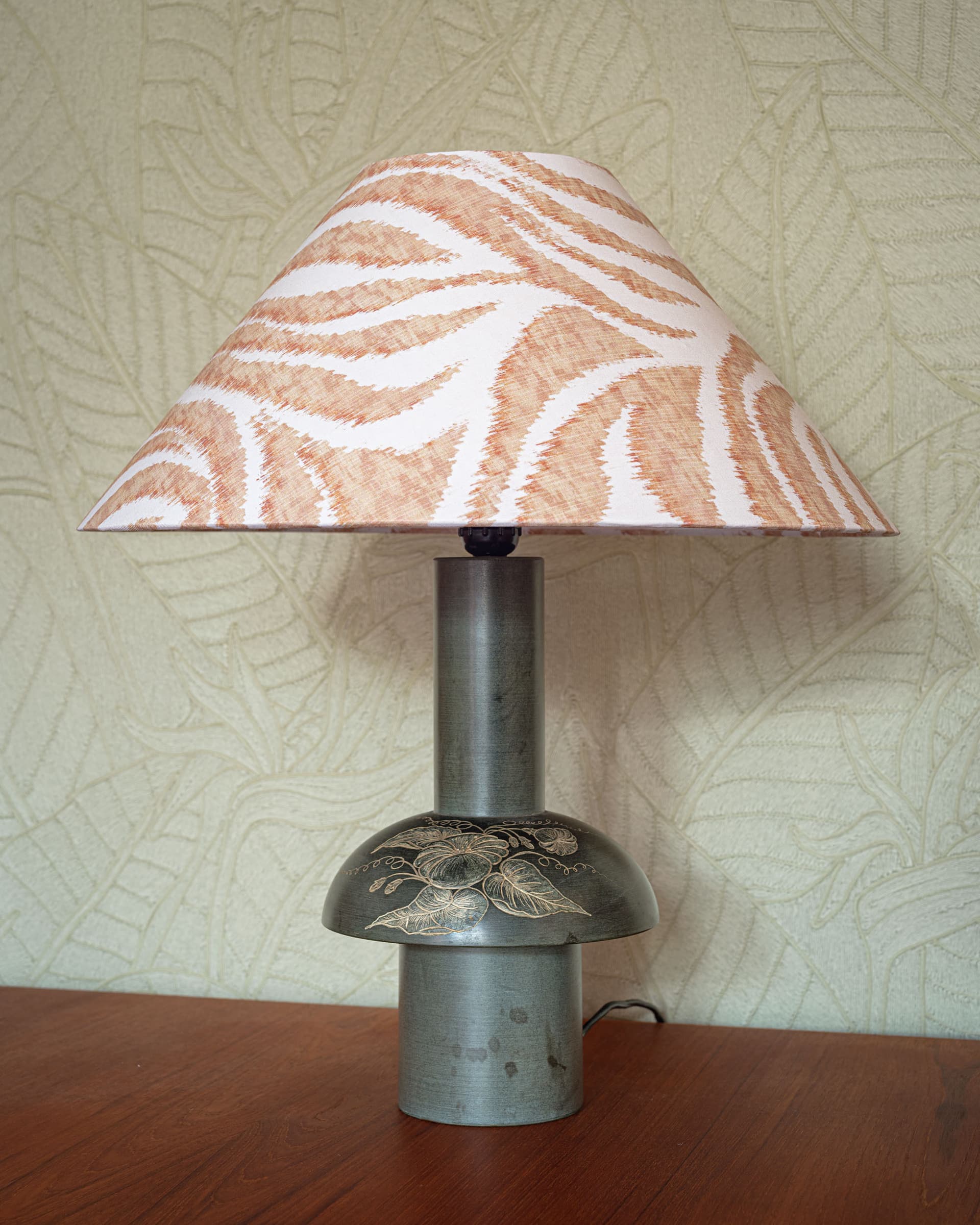 Lampa stołowa Mid Century, kamień szary, tkanina beżowy biały, Włochy, lata 80. - 388261