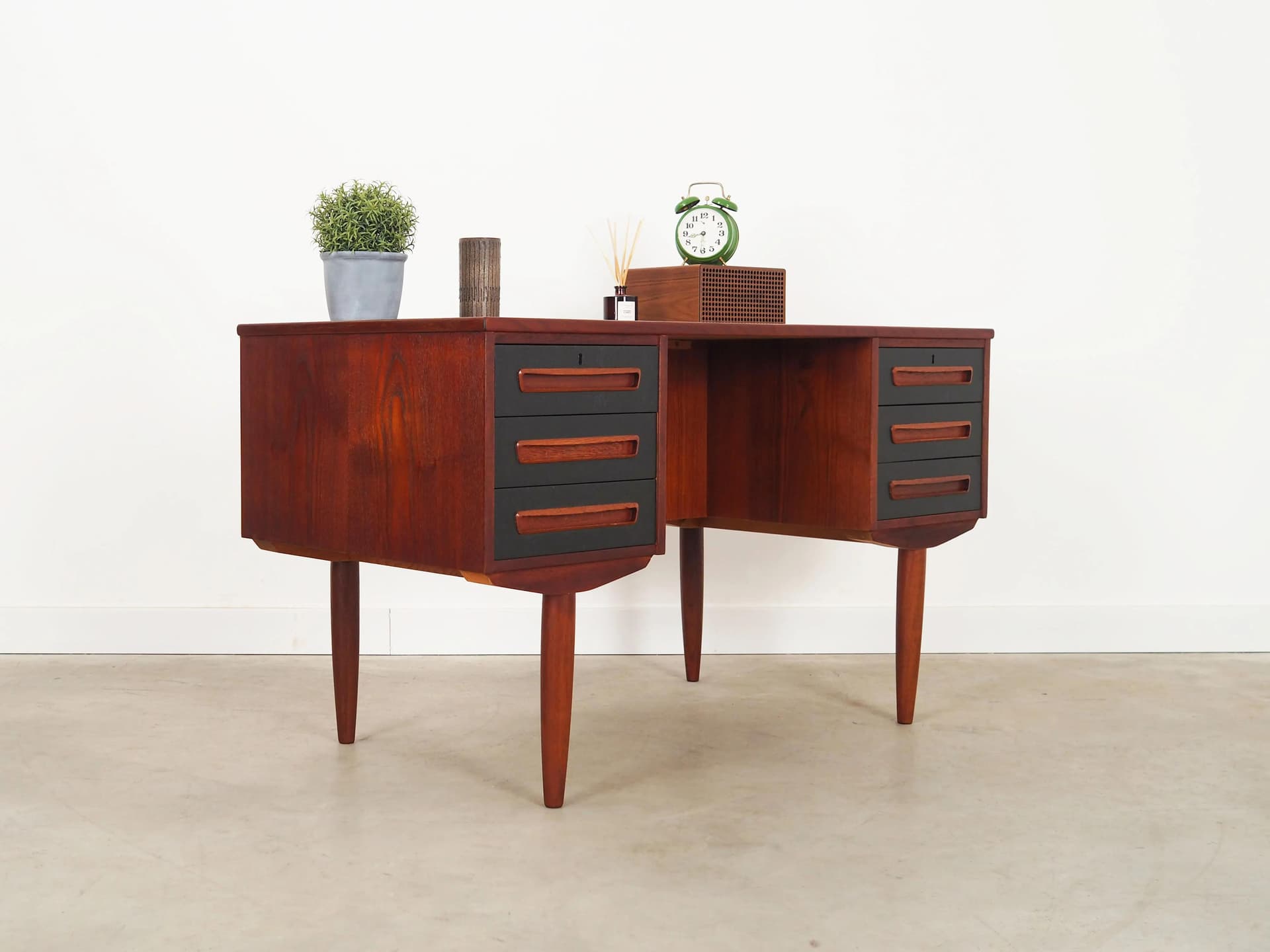 Desk, brown teak, Denmark, 1970s. - 28636