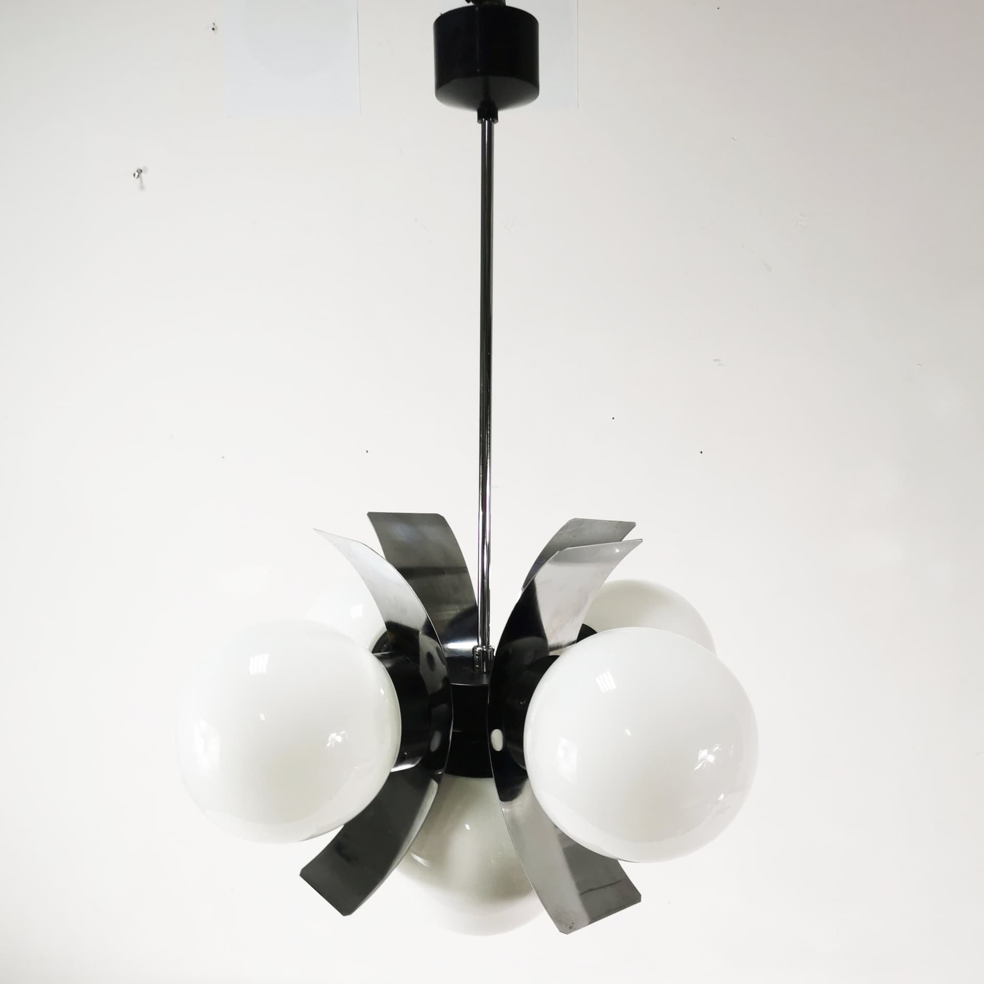 Chandelier Space Age, silver chrome steel, white glass, by J. Hůrka, Napako, Czechoslovakia, 1960s. - 388371