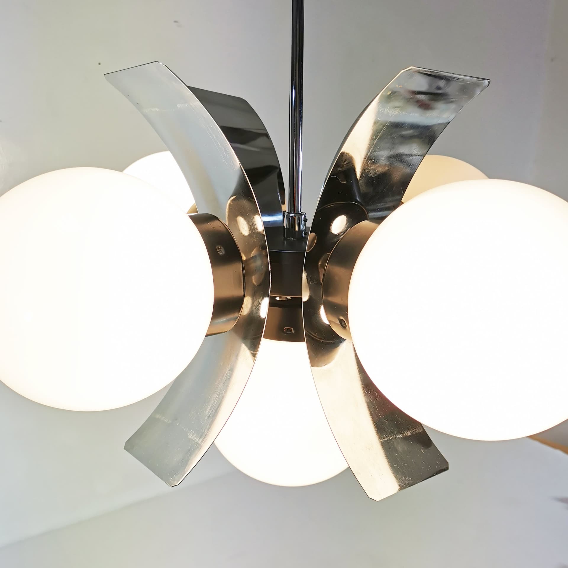 Chandelier Space Age, silver chrome steel, white glass, by J. Hůrka, Napako, Czechoslovakia, 1960s. - 388384