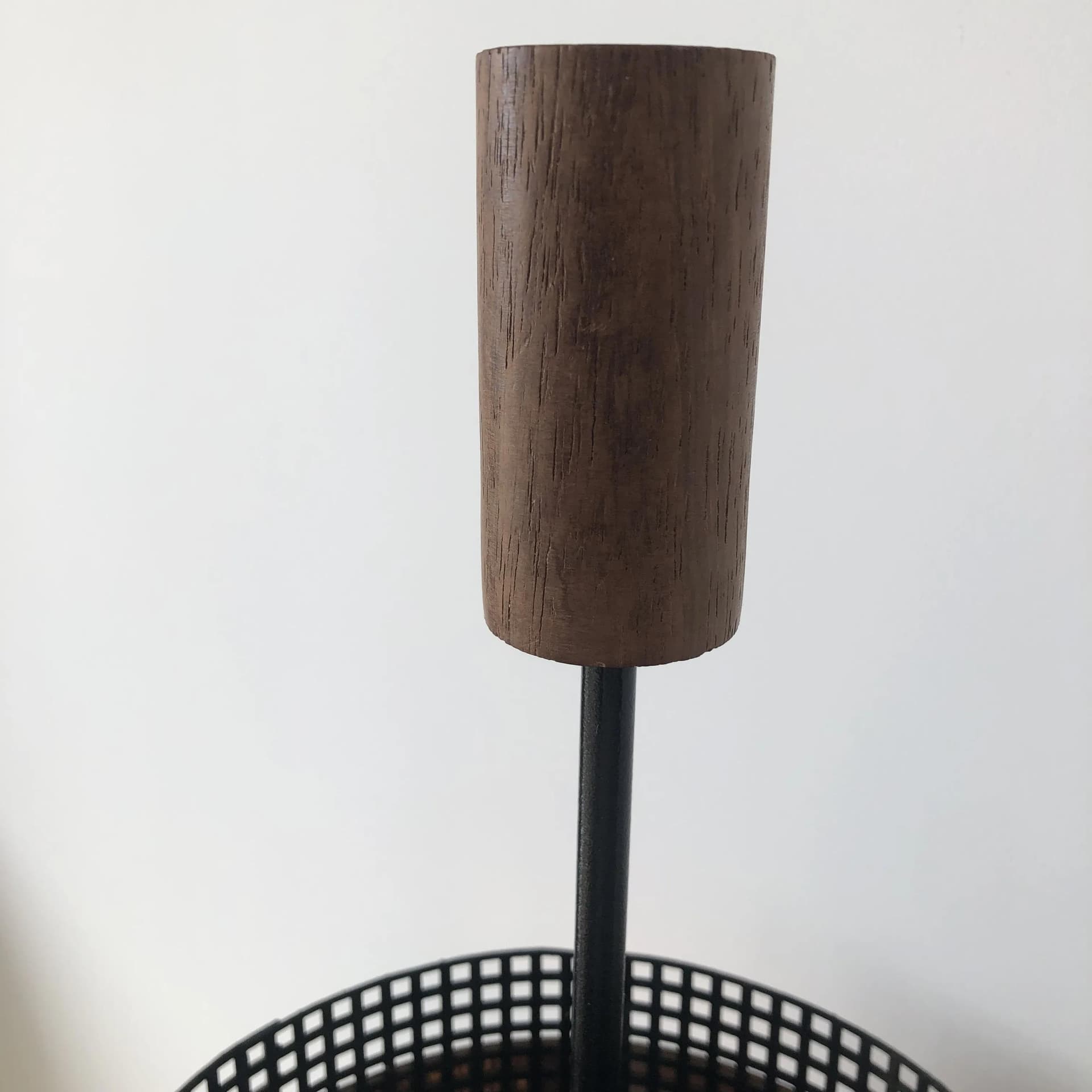 Parasolnik, metal czarny, drewno tekowe, Dania, lata 70. - 28500