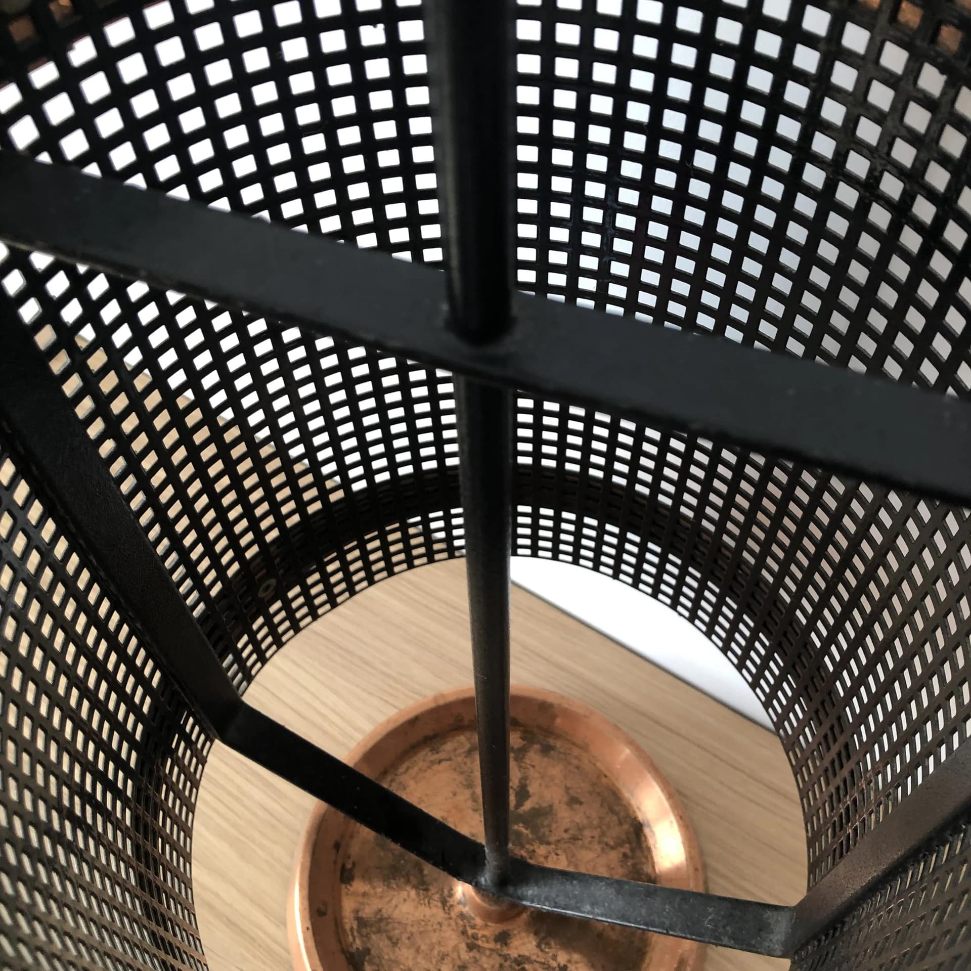 Parasolnik, metal czarny, drewno tekowe, Dania, lata 70. - 28504