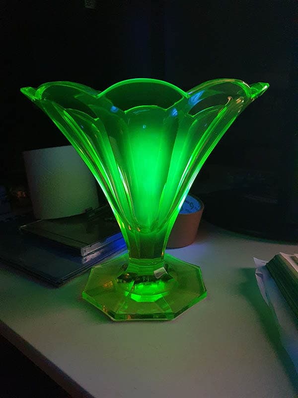 Vase Art Deco, yellow-green crystal, Ludwik Moser & Sohne, 1930s - 388586