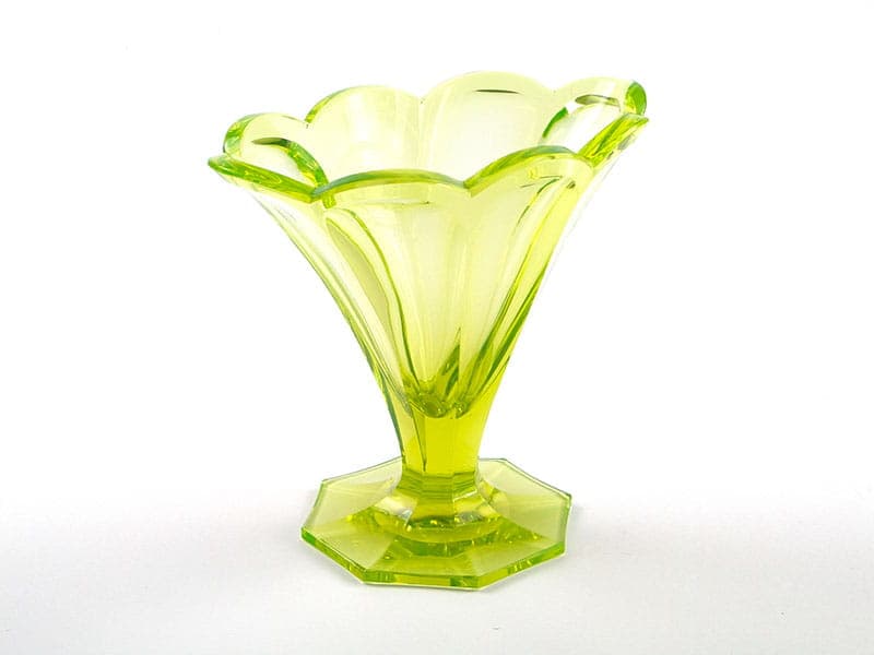 Vase Art Deco, yellow-green crystal, Ludwik Moser & Sohne, 1930s - 388588