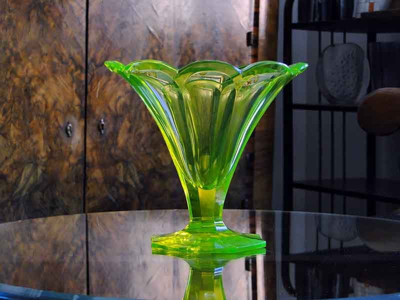 Vase Art Deco, yellow-green crystal, Ludwik Moser & Sohne, 1930s - 388584