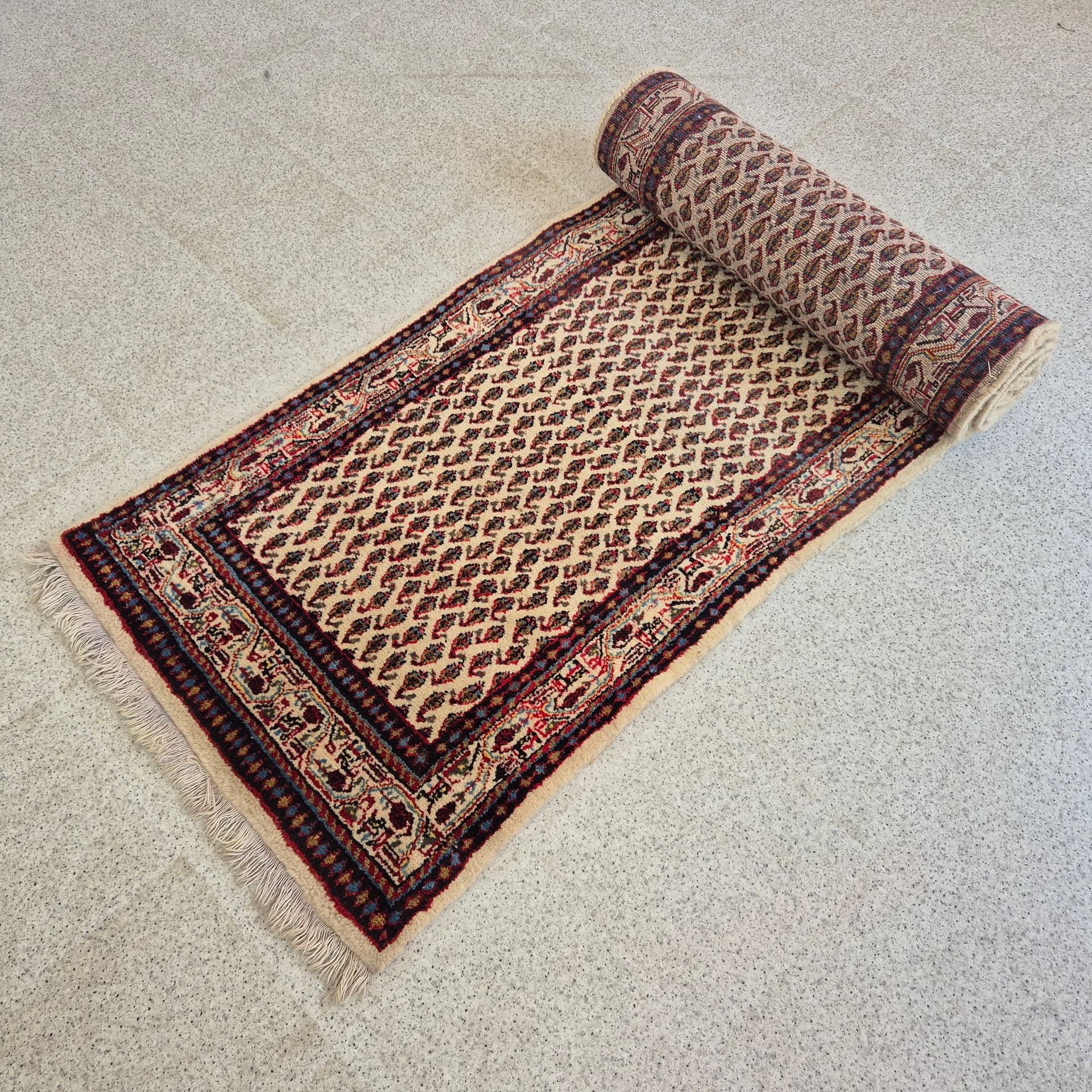 Runner Saruq Mir 400x77 cm, beige wool, 1980s. - 388754