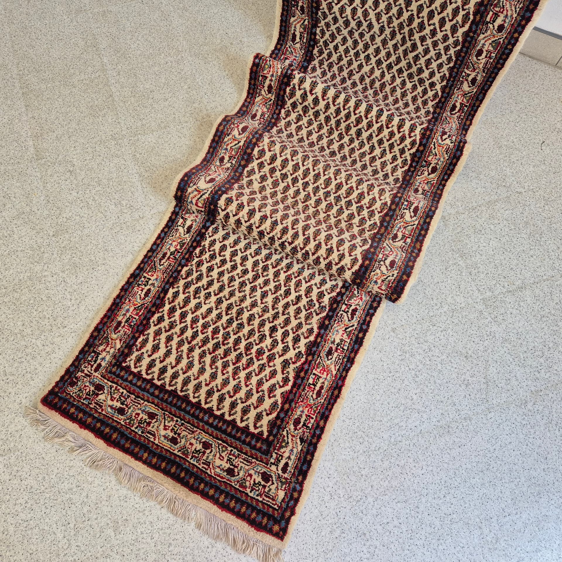 Runner Saruq Mir 400x77 cm, beige wool, 1980s. - 388743