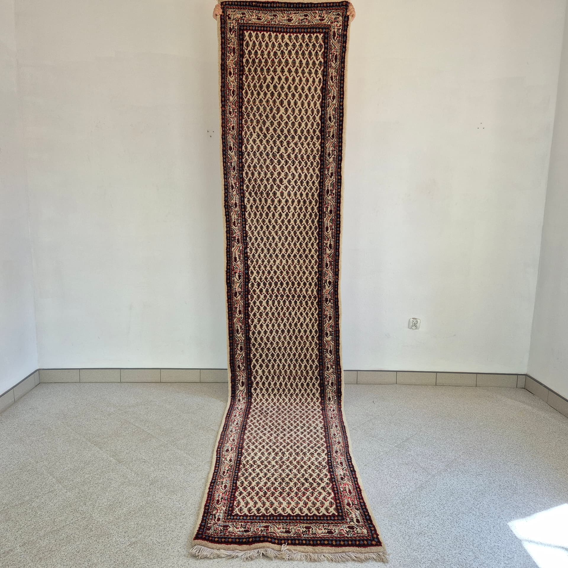Runner Saruq Mir 400x77 cm, beige wool, 1980s. - 388745
