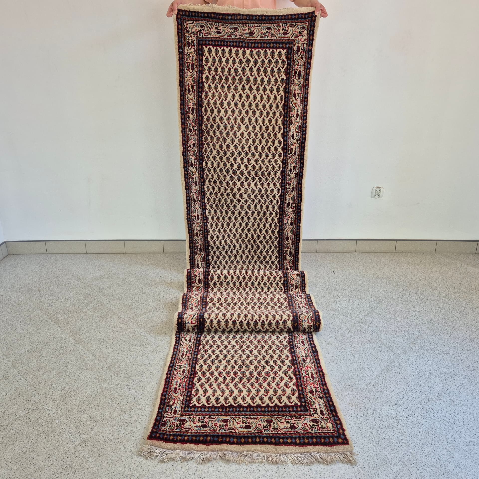 Runner Saruq Mir 400x77 cm, beige wool, 1980s. - 388746