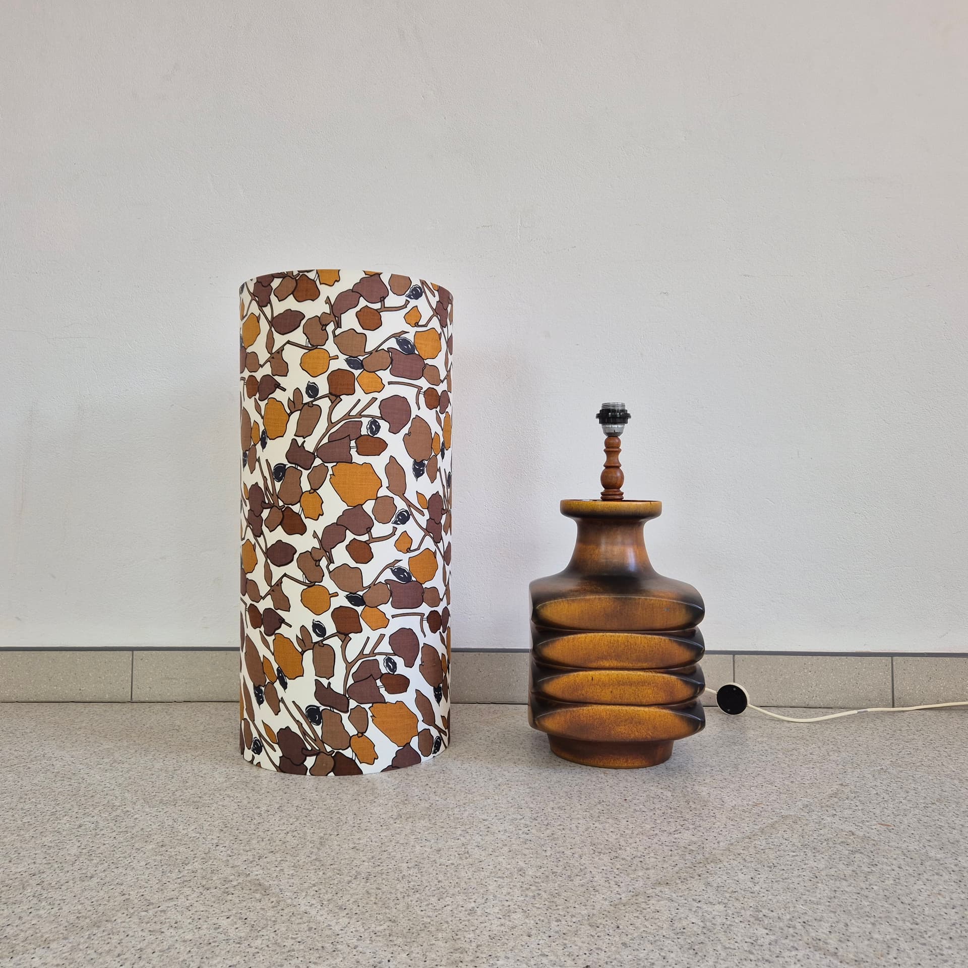 Floor lamp, brown ceramic, beige fabric, by C. Zalloni, Germany, 1960s. - 388783