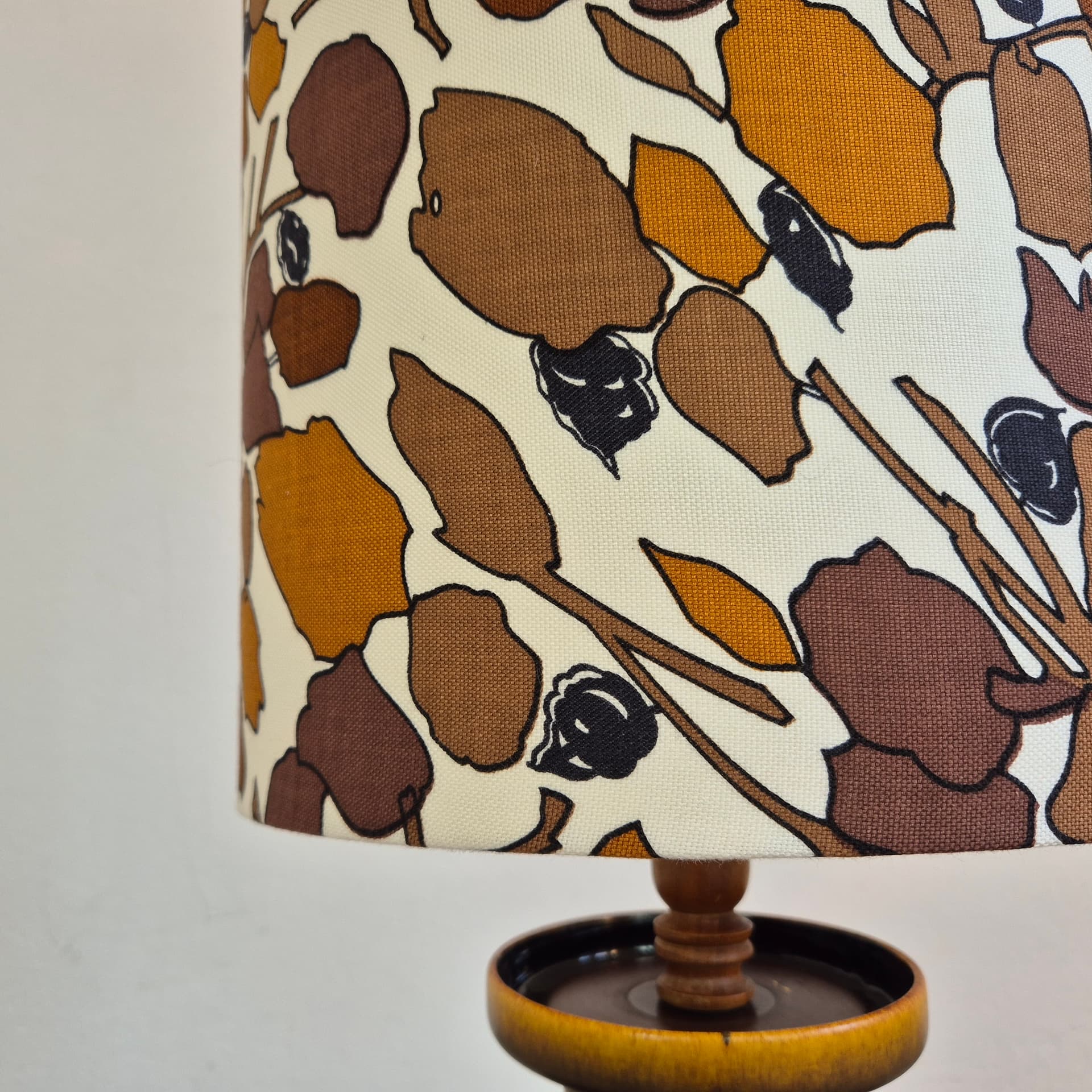Floor lamp, brown ceramic, beige fabric, by C. Zalloni, Germany, 1960s. - 388775