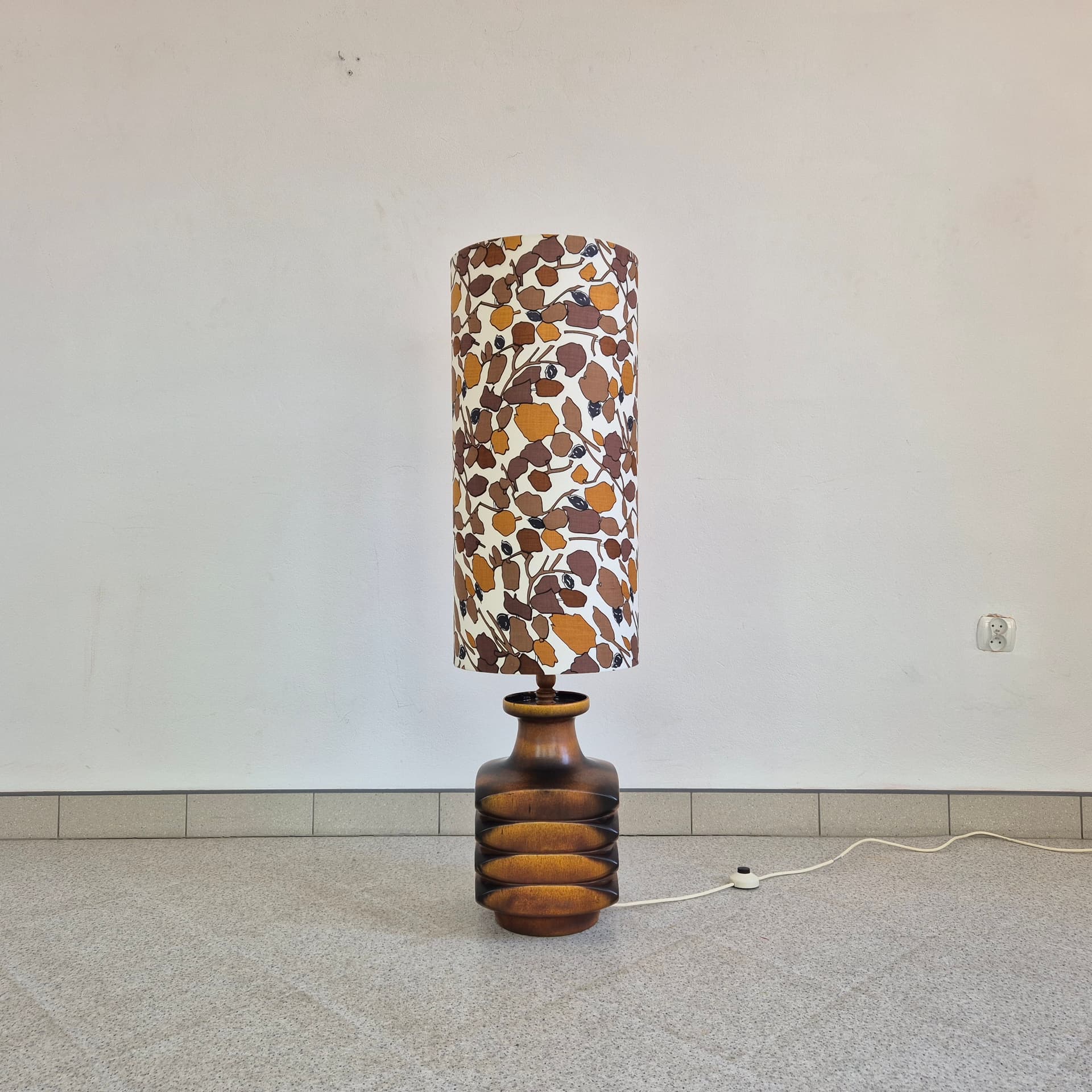 Floor lamp, brown ceramic, beige fabric, by C. Zalloni, Germany, 1960s. - 388778