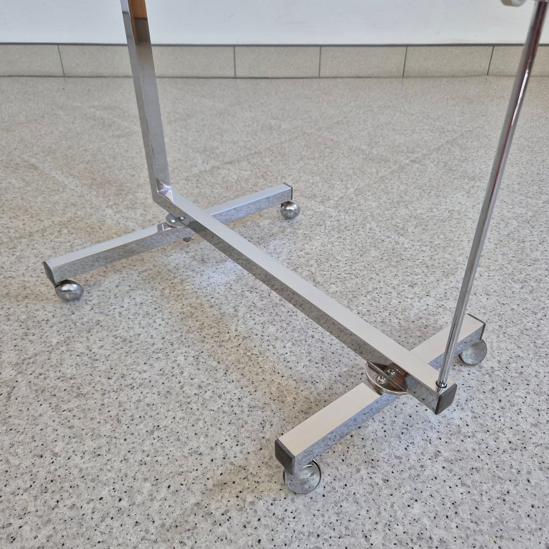 Mobile Side Table, yellow top, chromed steel, Germany, 1970s. - 388947