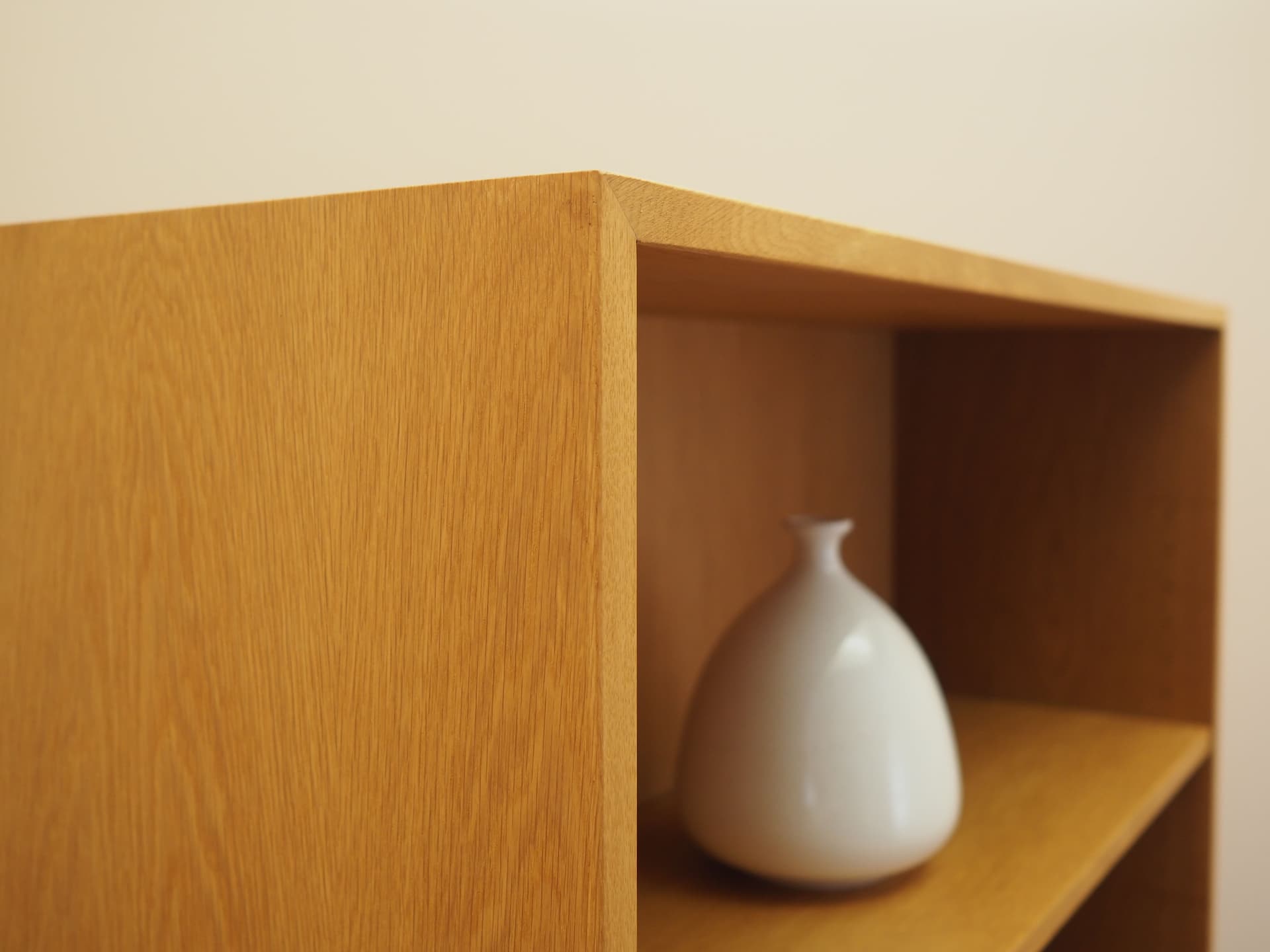 Bookshelf, light ash, Denmark, 1970s. - 389029