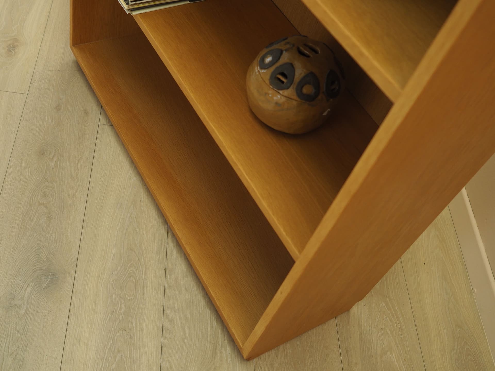 Bookshelf, light ash, Denmark, 1970s. - 389034