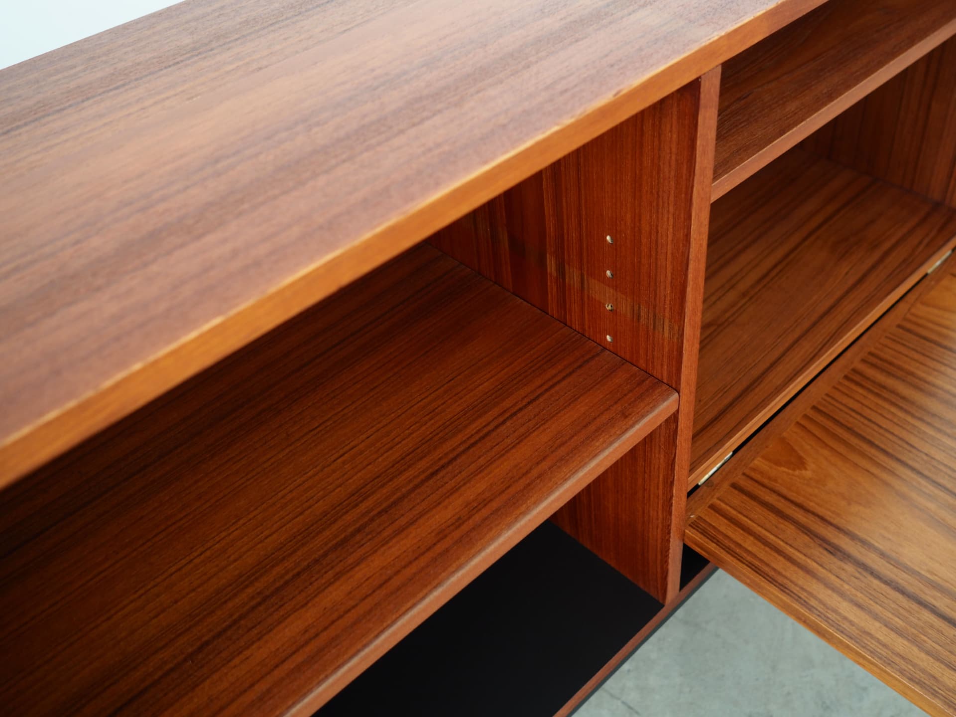 Sideboard, teak pomarańczowy, drewno czarne, Dania, lata 70. - 66044