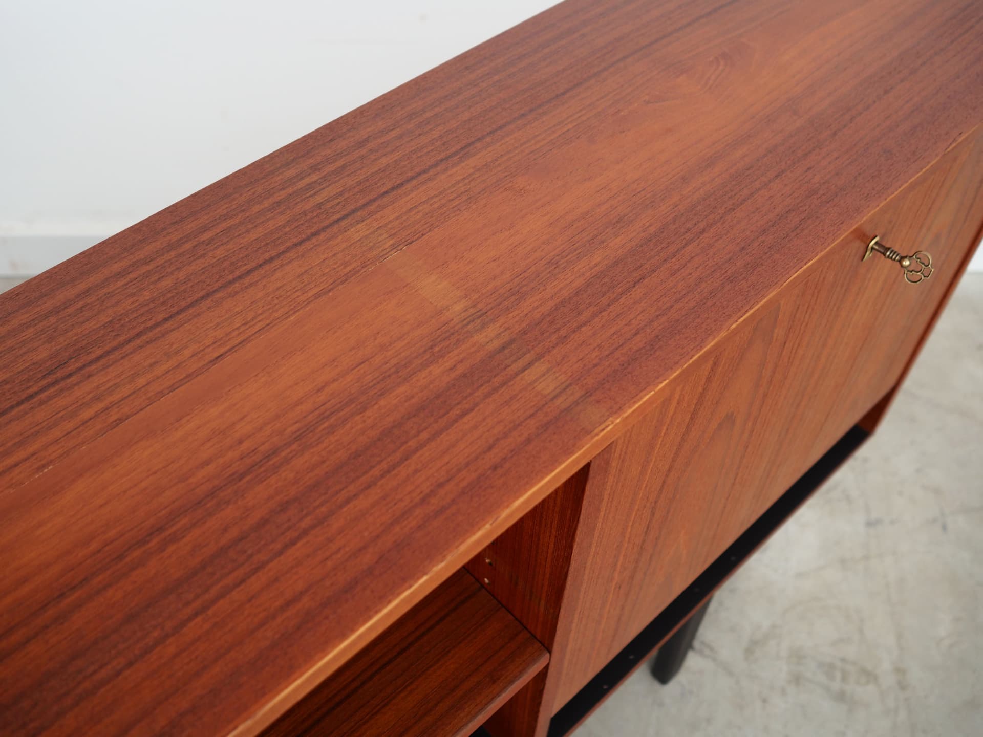 Sideboard, teak pomarańczowy, drewno czarne, Dania, lata 70. - 66041