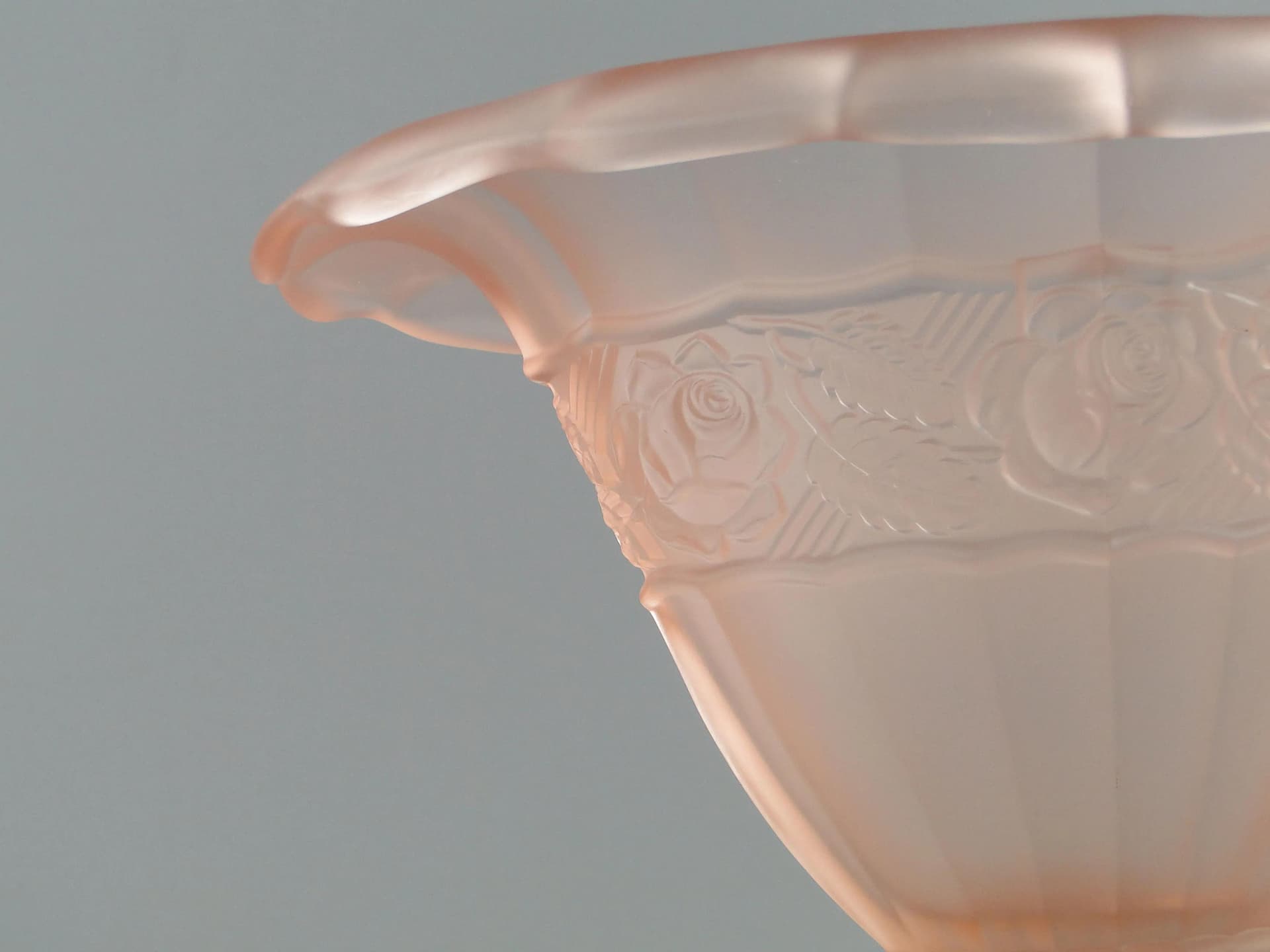 Wazon Art Deco, szkło różowy matowy, Hortensja, Polska, lata 30. - 389144