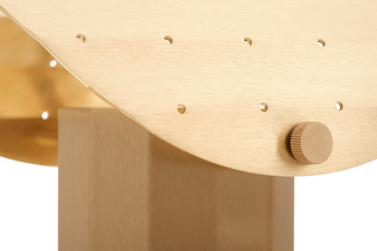 Lampa stojąca APOLIN z perforacją 30 cm mosiądz szczotkowany, Kaspa x Grynasz Studio - 3398