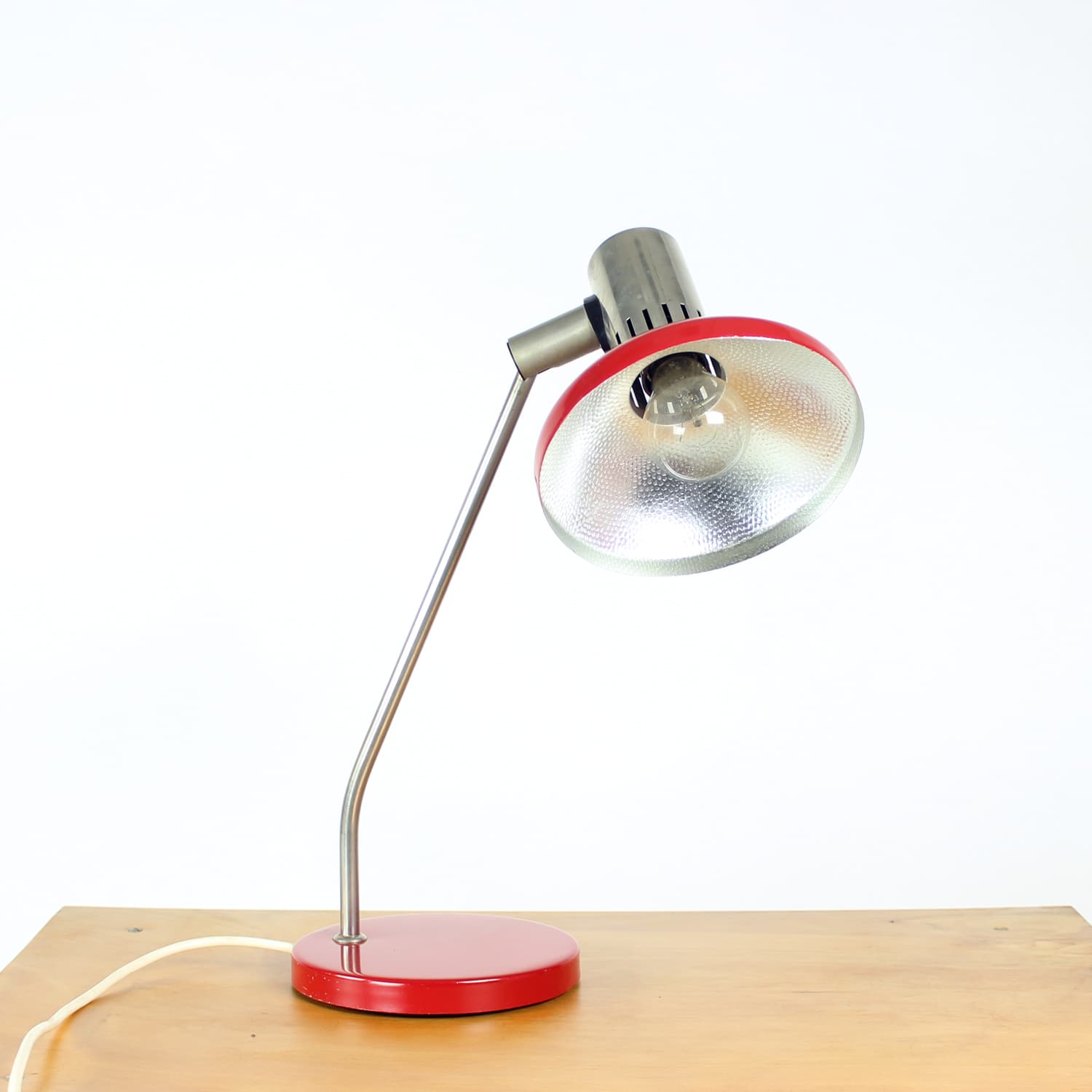 Lampa stołowa, czerwony aluminium, stal szczotkowana, Niemcy, lata 70. - 389433