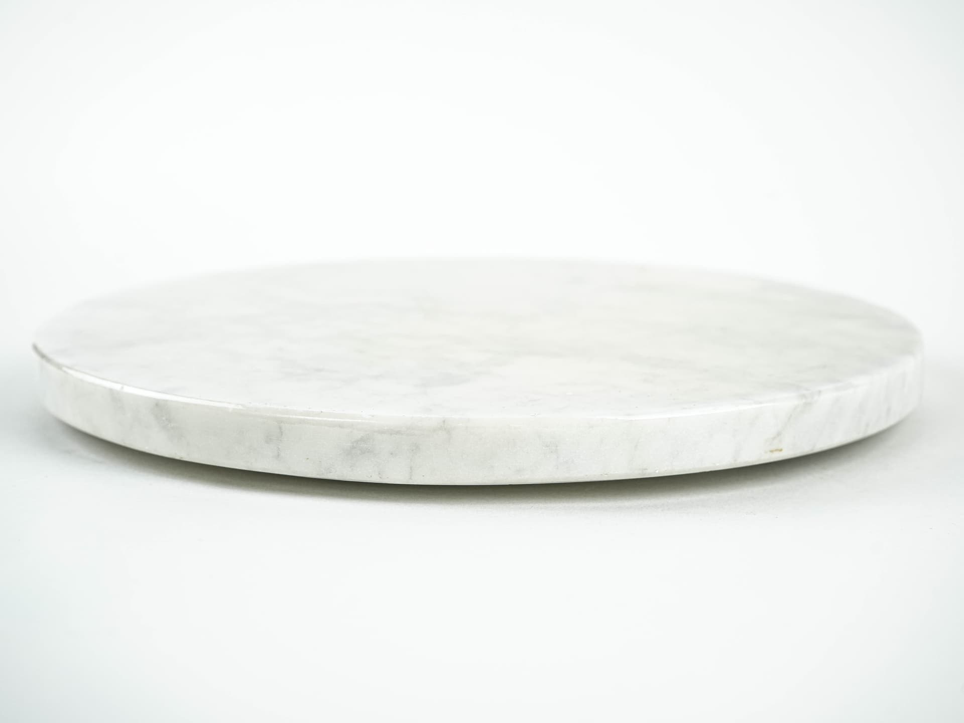 Round platter, white grey marble, Europe, 1970s. - 389625