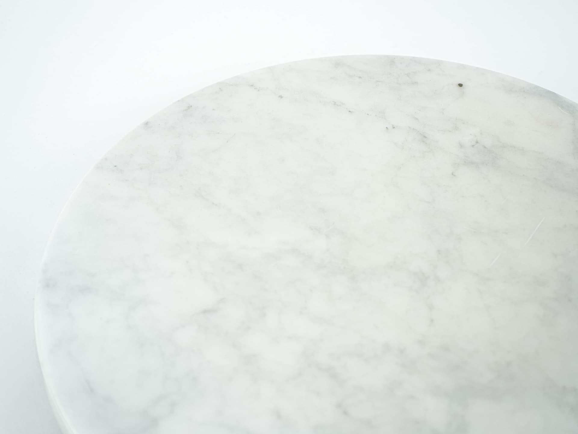 Round platter, white grey marble, Europe, 1970s. - 389630